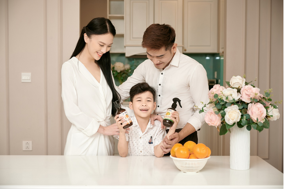 Ra mắt Nước tẩy rửa sinh học từ enzyme cam
