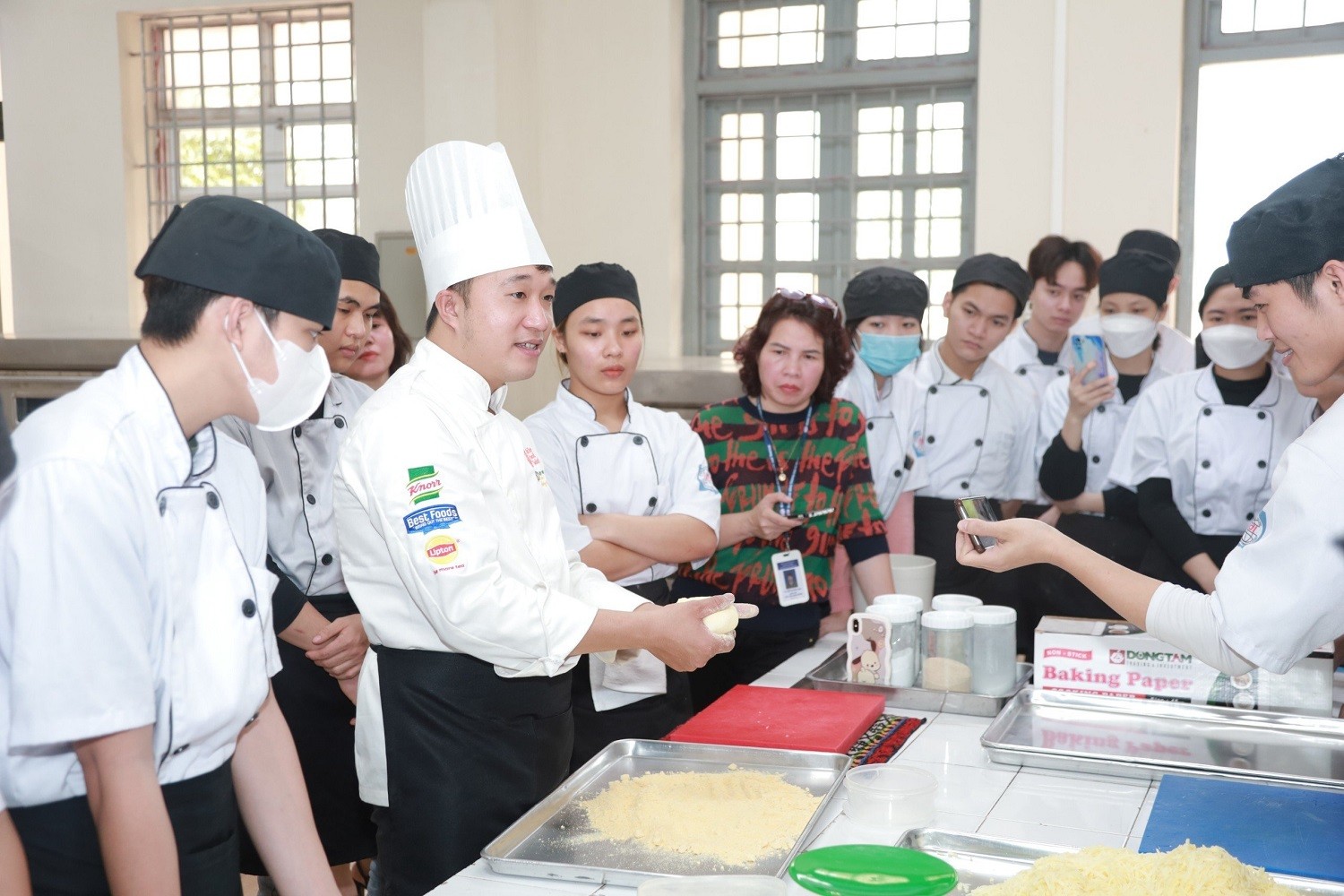 Học kỹ thuật chế biến món ăn tại HCCT: Rút ngắn con đường trở thành đầu bếp giỏi