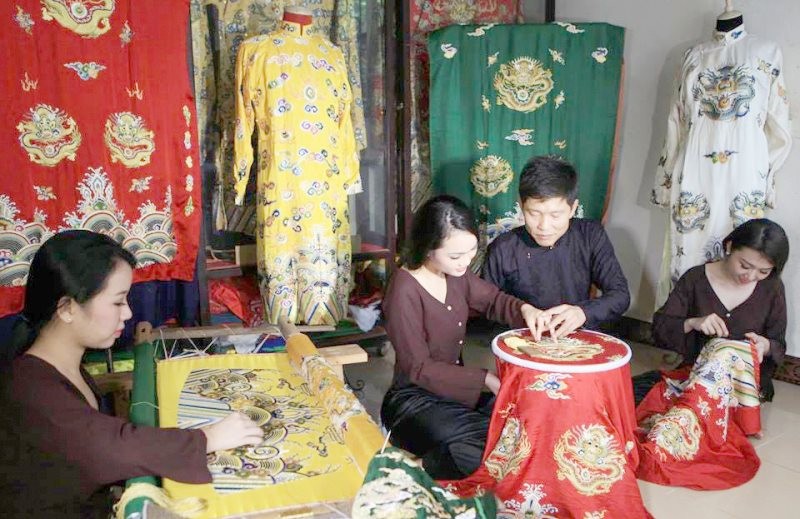 Giữ lửa đất trăm nghề