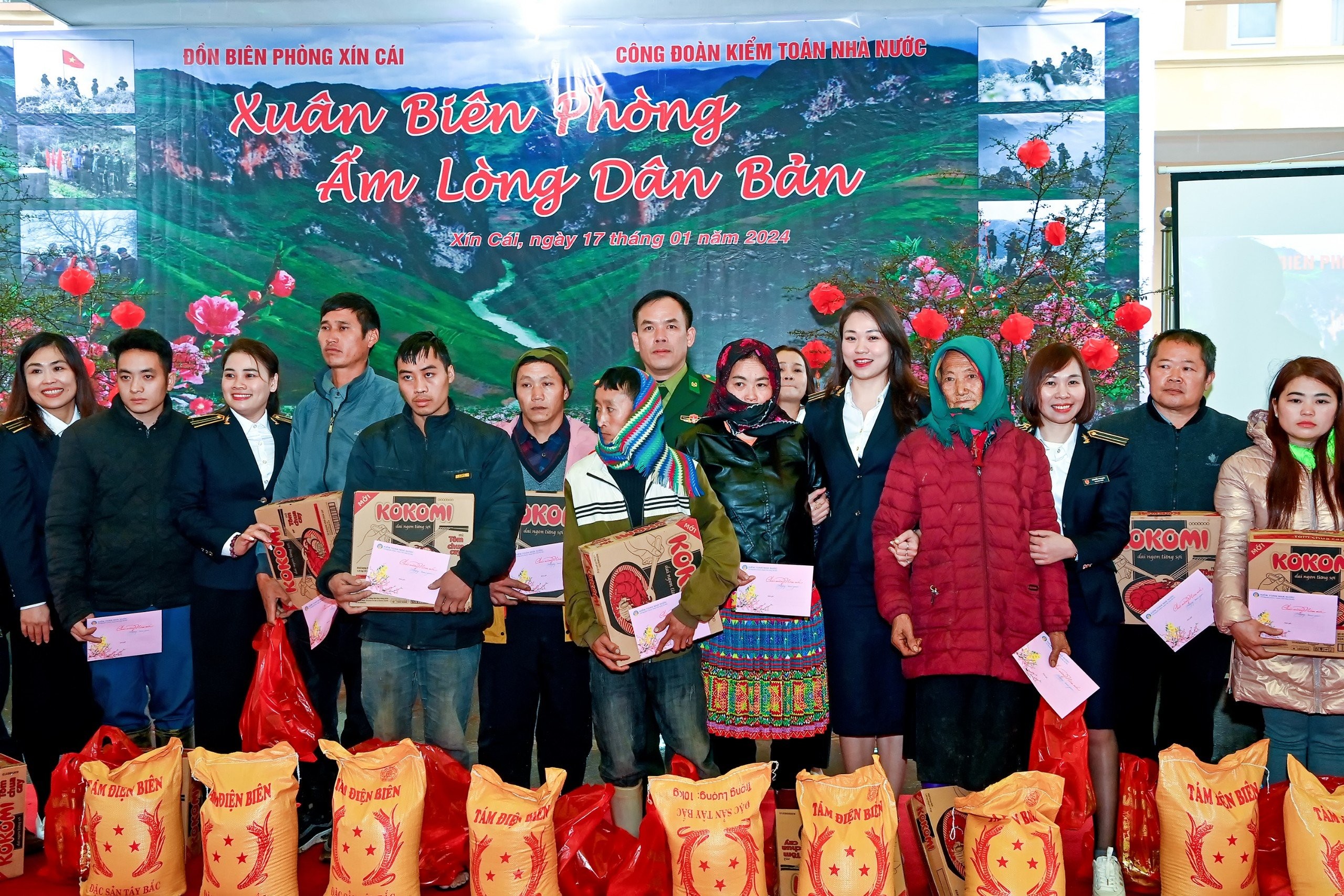 Gắn bó tình quân dân vùng biên giới tỉnh Hà Giang