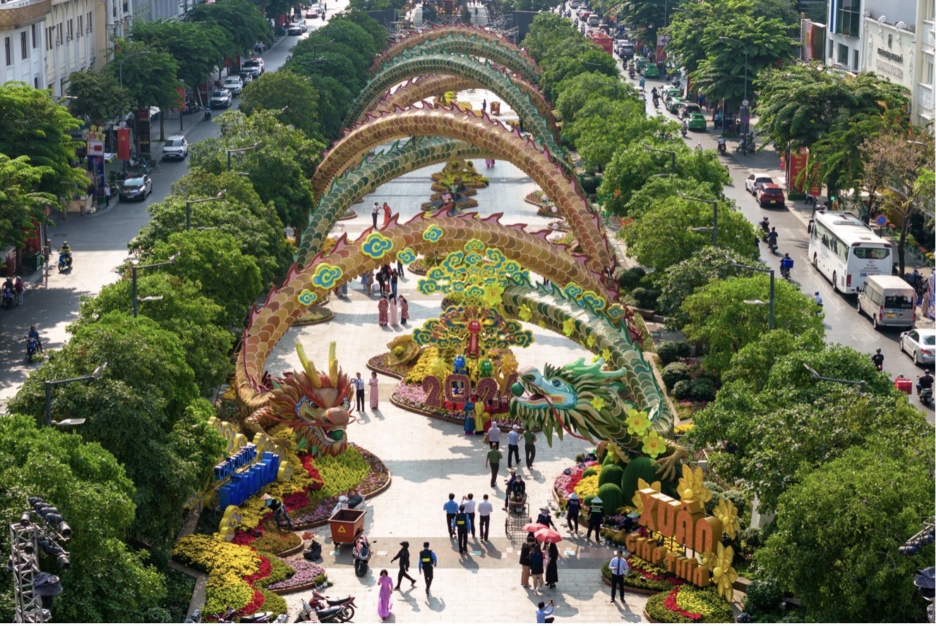 Đường hoa Nguyễn Huệ đã hoàn thiện