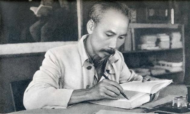 Bác Hồ viết báo như thế nào