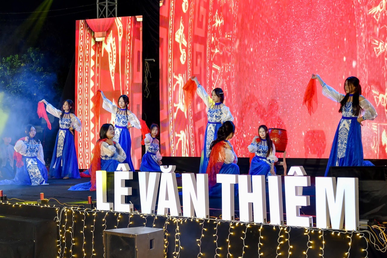 Trường THPT Lê Văn Thiêm (Hà Nội) tổ chức chương trình trải nghiệm tại Khu nghỉ dưỡng LFC Sầm Sơn 