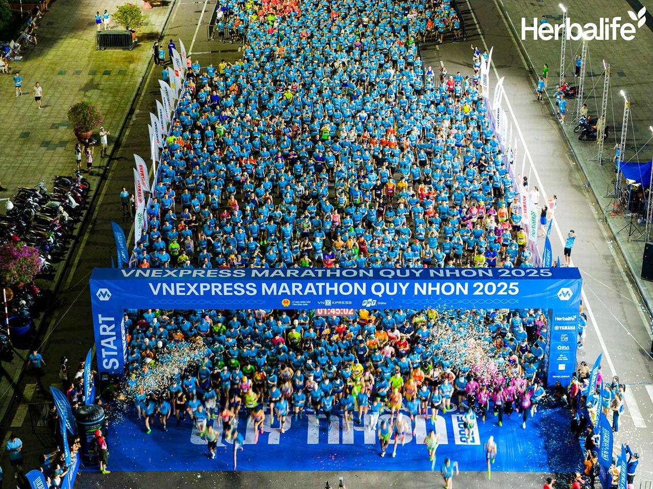 Herbalife Việt Nam đồng hành cùng giải chạy VnEpxress Marathon Quy Nhơn với hơn 12.000 người tham gia để khuyến khích lối sống năng động lành mạnh