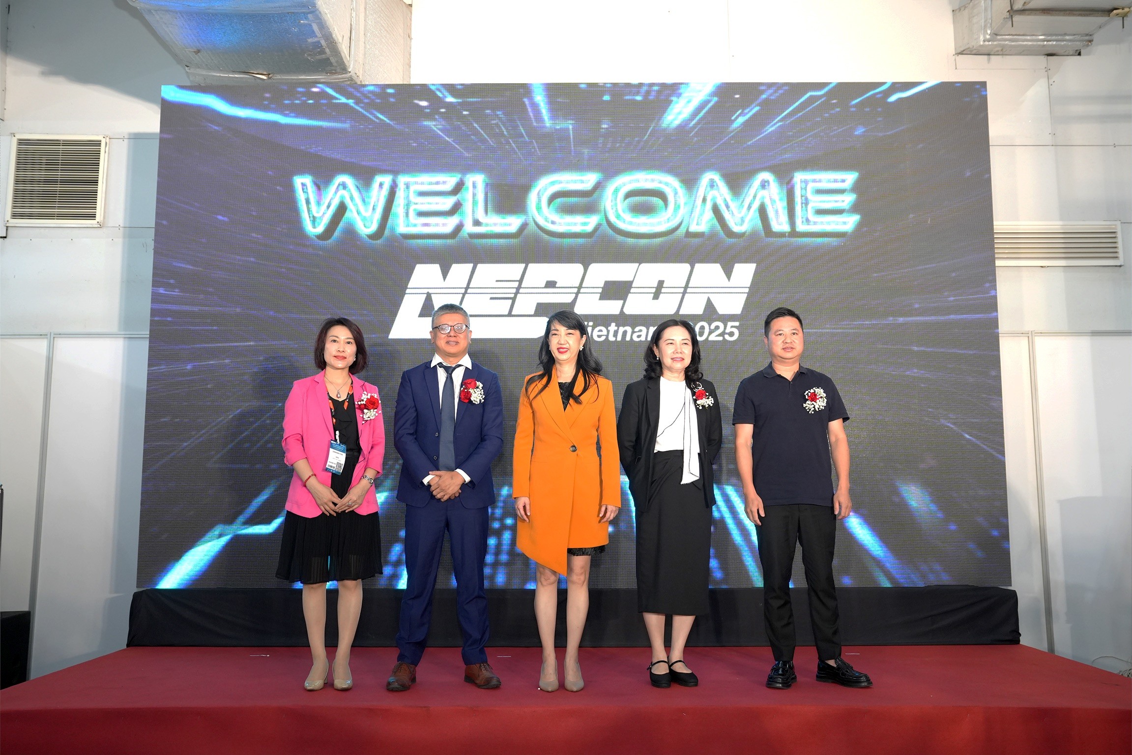 NEPCON VIETNAM 2025 chính thức khai mạc: 17 năm kiến tạo điểm hẹn công nghệ điện tử toàn cầu