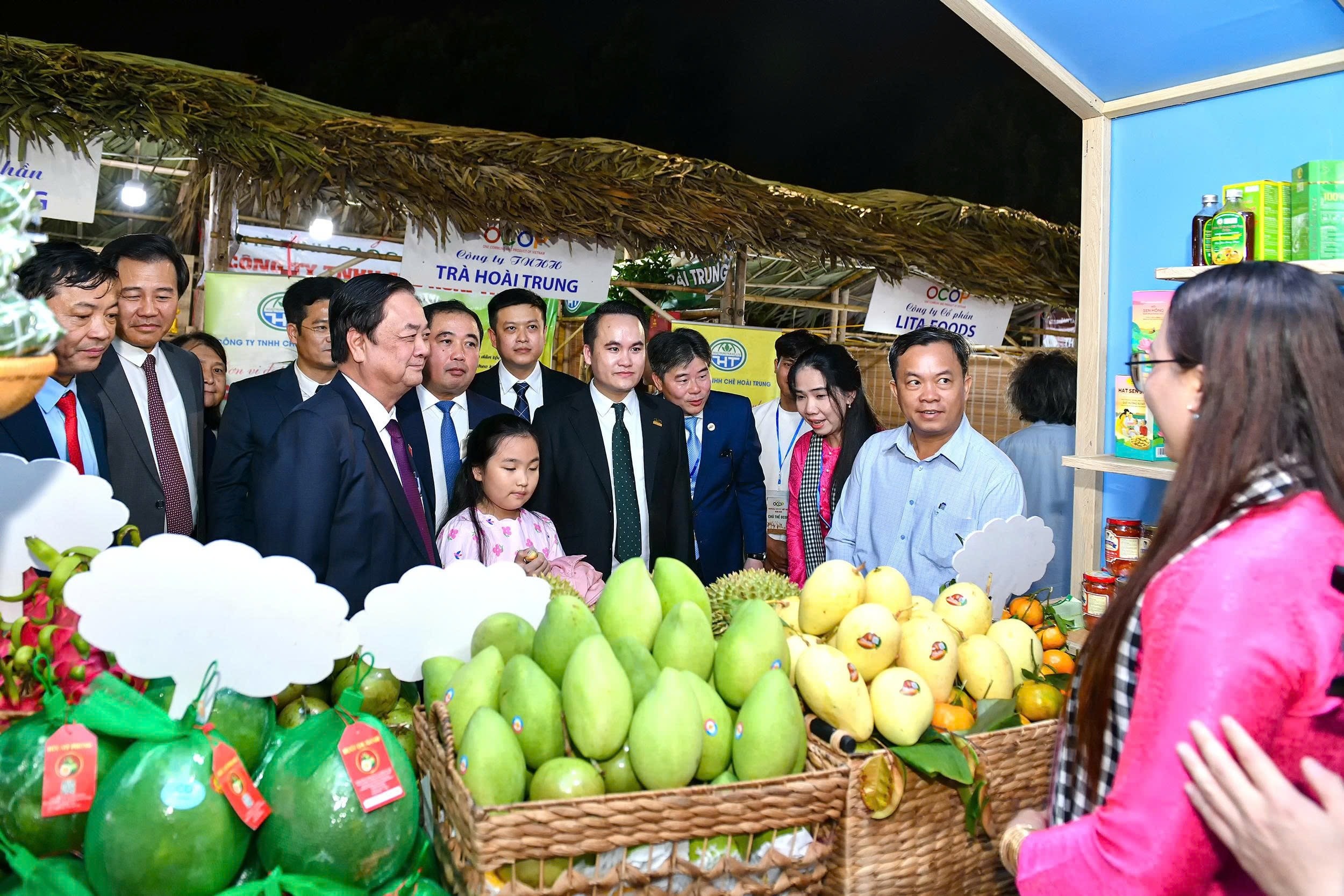 Festival OCOP Việt Nam 2025: Khi những sản vật làng quê thắp sáng Hoàng thành Thăng Long