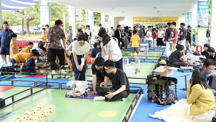 Từ lớp học đến robot: Khi một ngôi trường mới gieo mầm khoa học