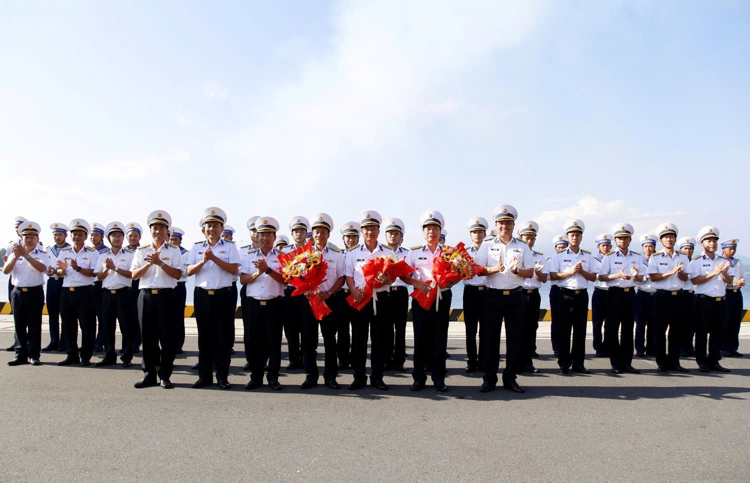 Hải quân Việt Nam - Trung Quốc hoàn thành tuần tra, huấn luyện liên hợp trên vùng biển Vịnh Bắc Bộ