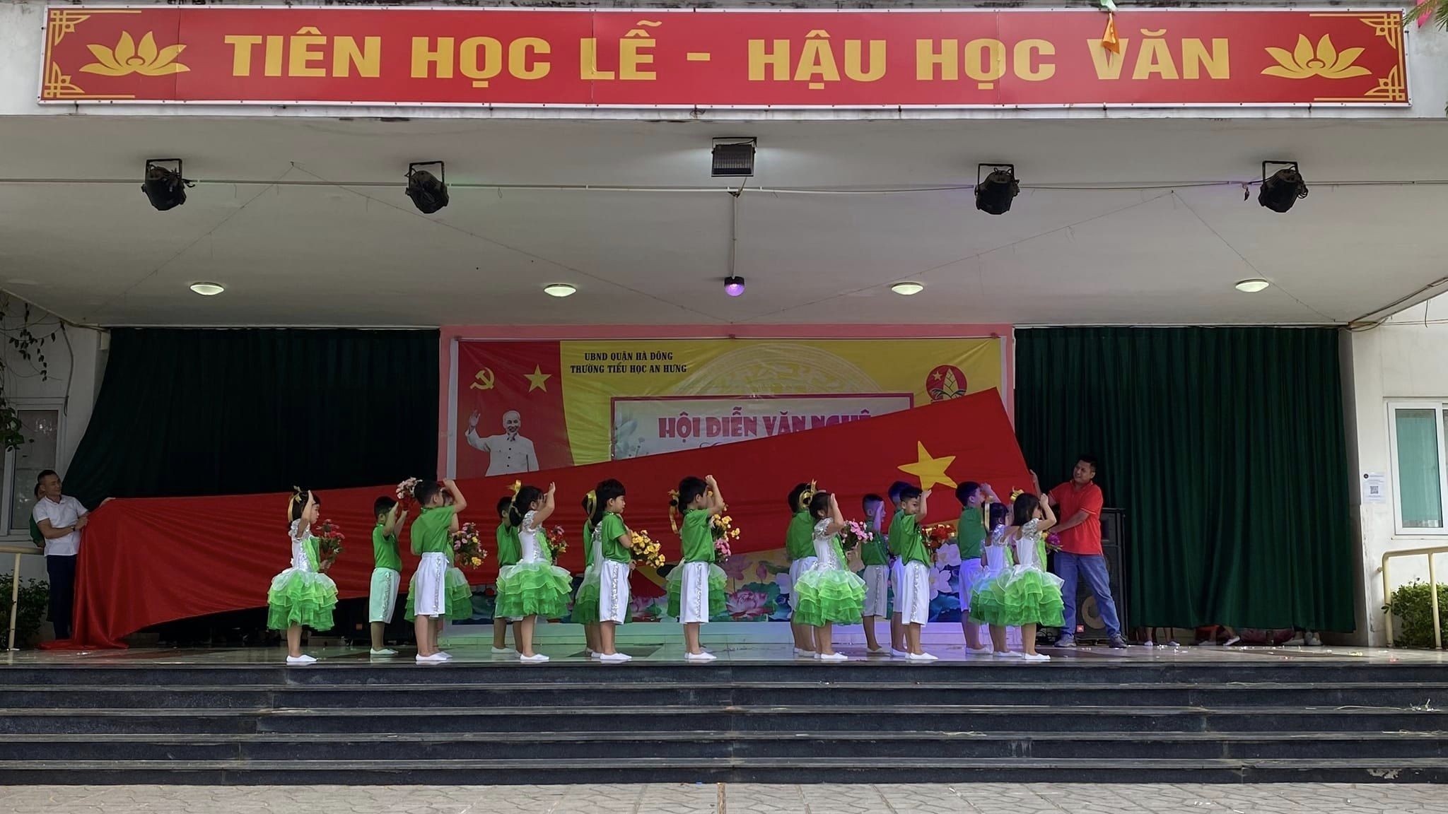 Tôn vinh ngày nhà giáo Việt Nam 20/11 "Tôn sư trọng đạo, Uống nước nhớ nguồn"