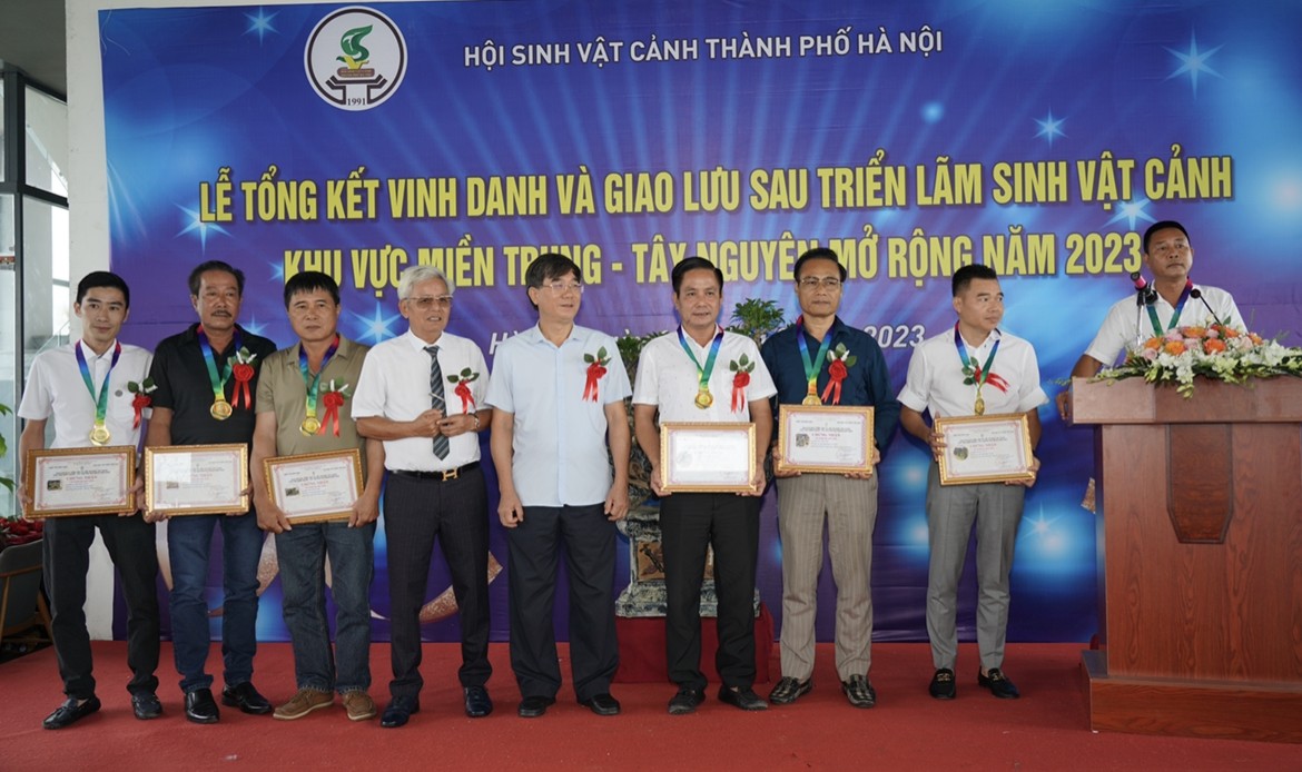 Gặp gỡ giao lưu Nghệ nhân Doanh nhân Chủ nhà vườn tiêu biểu vì sự nghiệp phát triển Sinh Vật Cảnh Thủ đô 2023