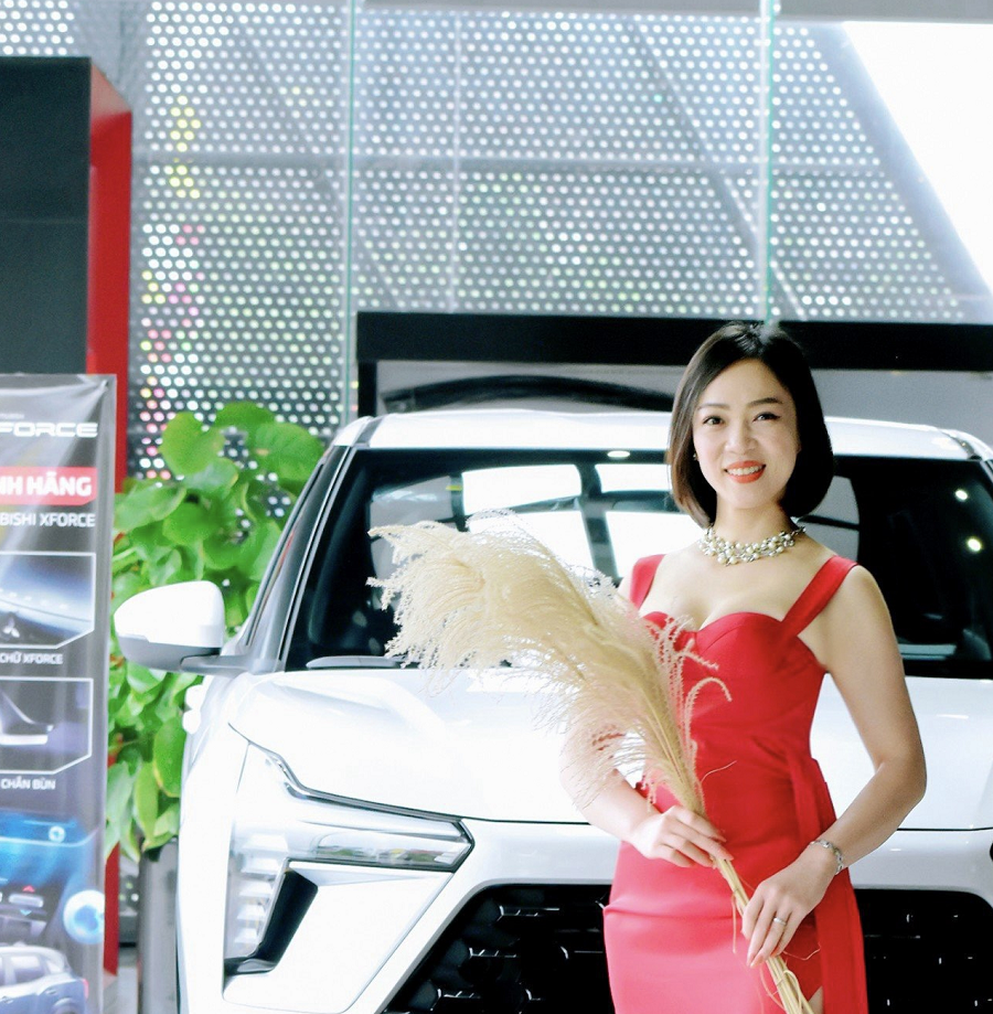Á hậu Lê Thị Khánh Vân lộng lẫy trong buổi ra mắt xe Mitsubishi Xforce