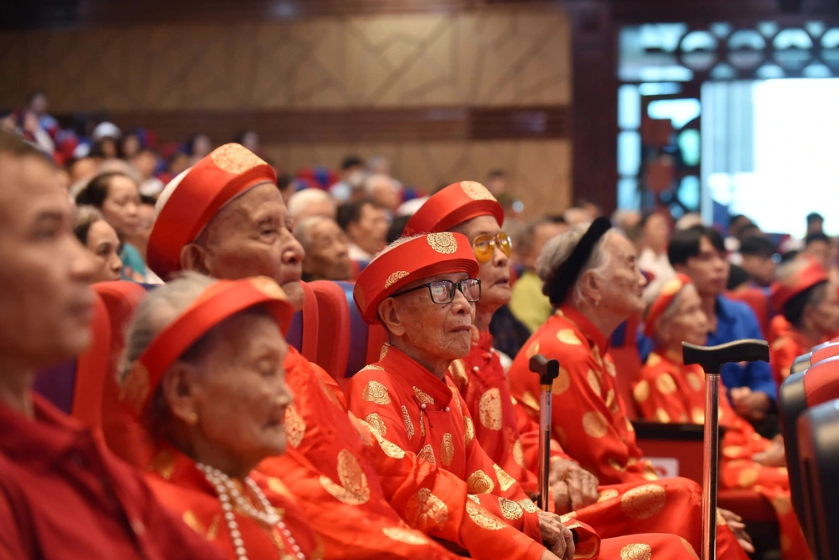 Người cao tuổi là vốn quý của dân tộc