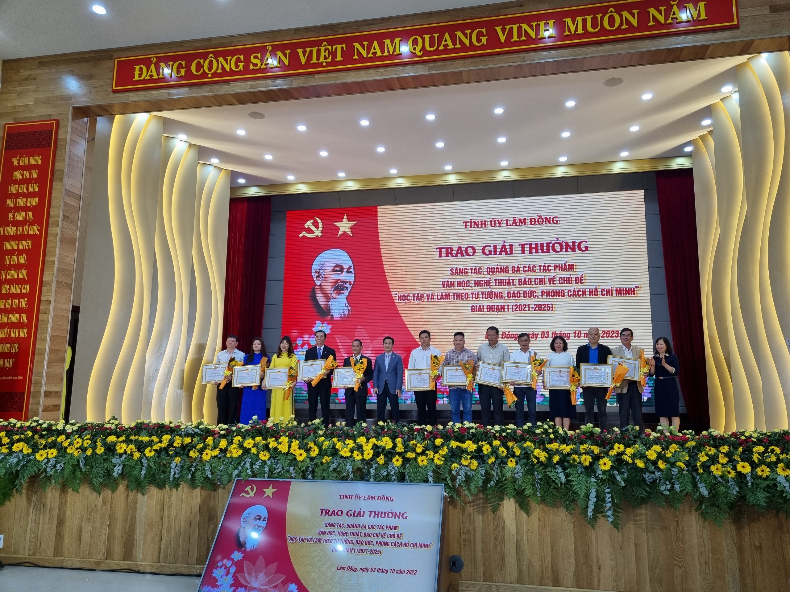 Lâm Đồng: Tác phẩm đăng trên tạp chí KHOA HỌC PHÁT TRIỂN NÔNG THÔN VIỆT NAM đạt giải về chủ đề “Học tập và làm theo tư tưởng, đạo đức, phong cách Hồ Chí Minh”