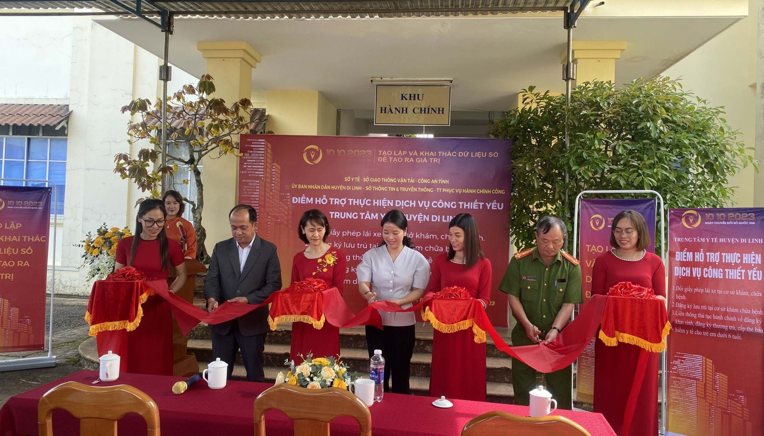 Ra mắt điểm hỗ trợ thực hiện dịch vụ công thiết yếu Trung tâm y tế huyện Di Linh