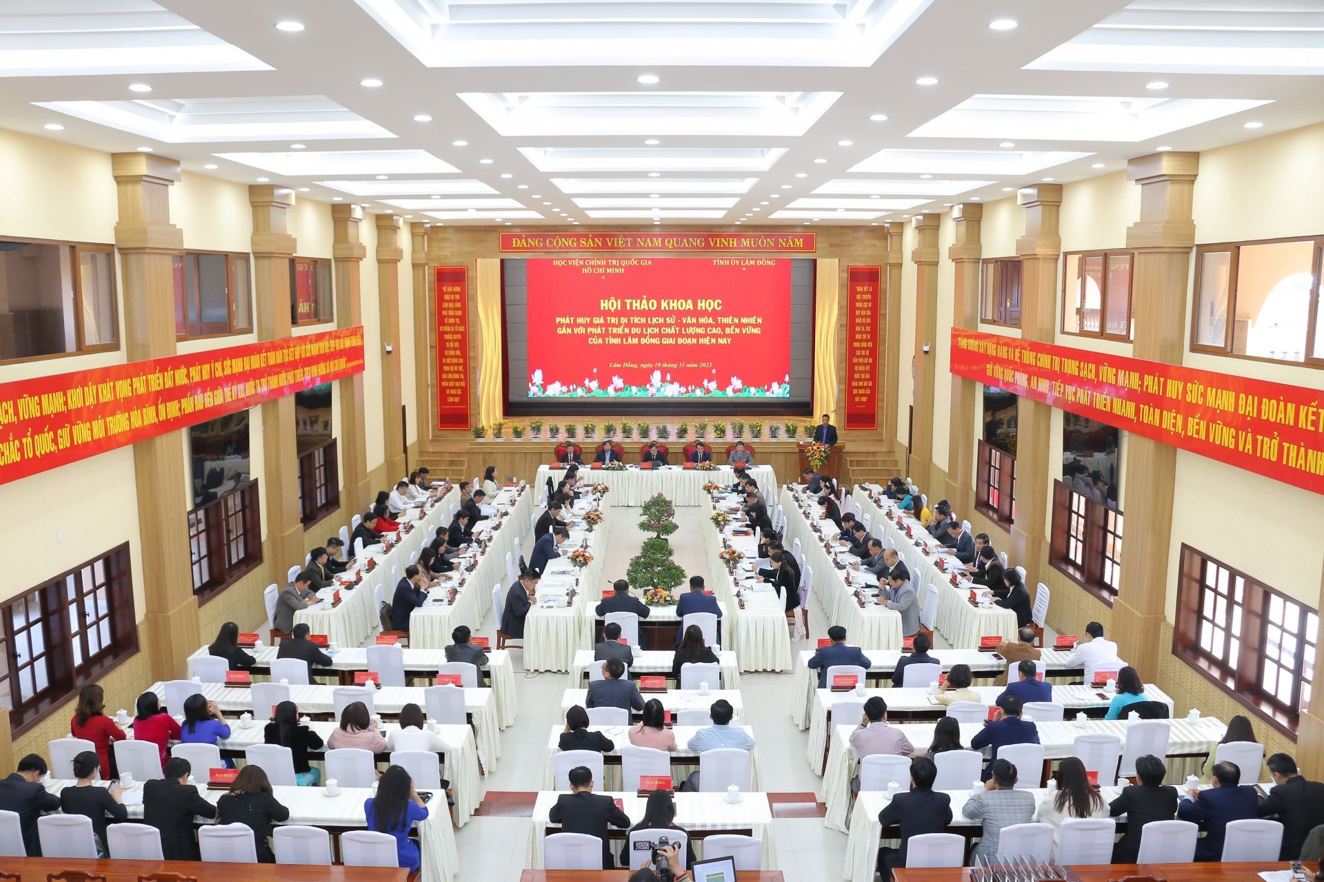 Lâm Đồng: Phát huy giá trị di tích lịch sử - văn hóa, thiên nhiên gắn với phát triển du lịch chất lượng cao, bền vững