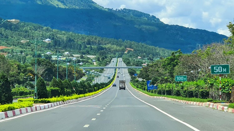 Thực hiện dự án cao tốc Bảo Lộc - Liên Khương theo phương án đối tác công tư