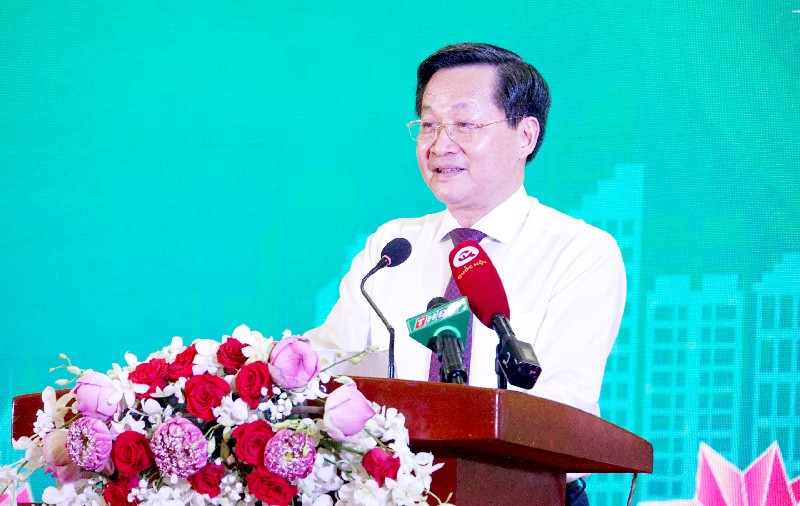 Phó Thủ tướng Lê Minh Khái yêu cầu tỉnh Đồng Tháp tập trung chuyển dịch cơ cấu kinh tế, gắn với đổi mới mô hình tăng trưởng