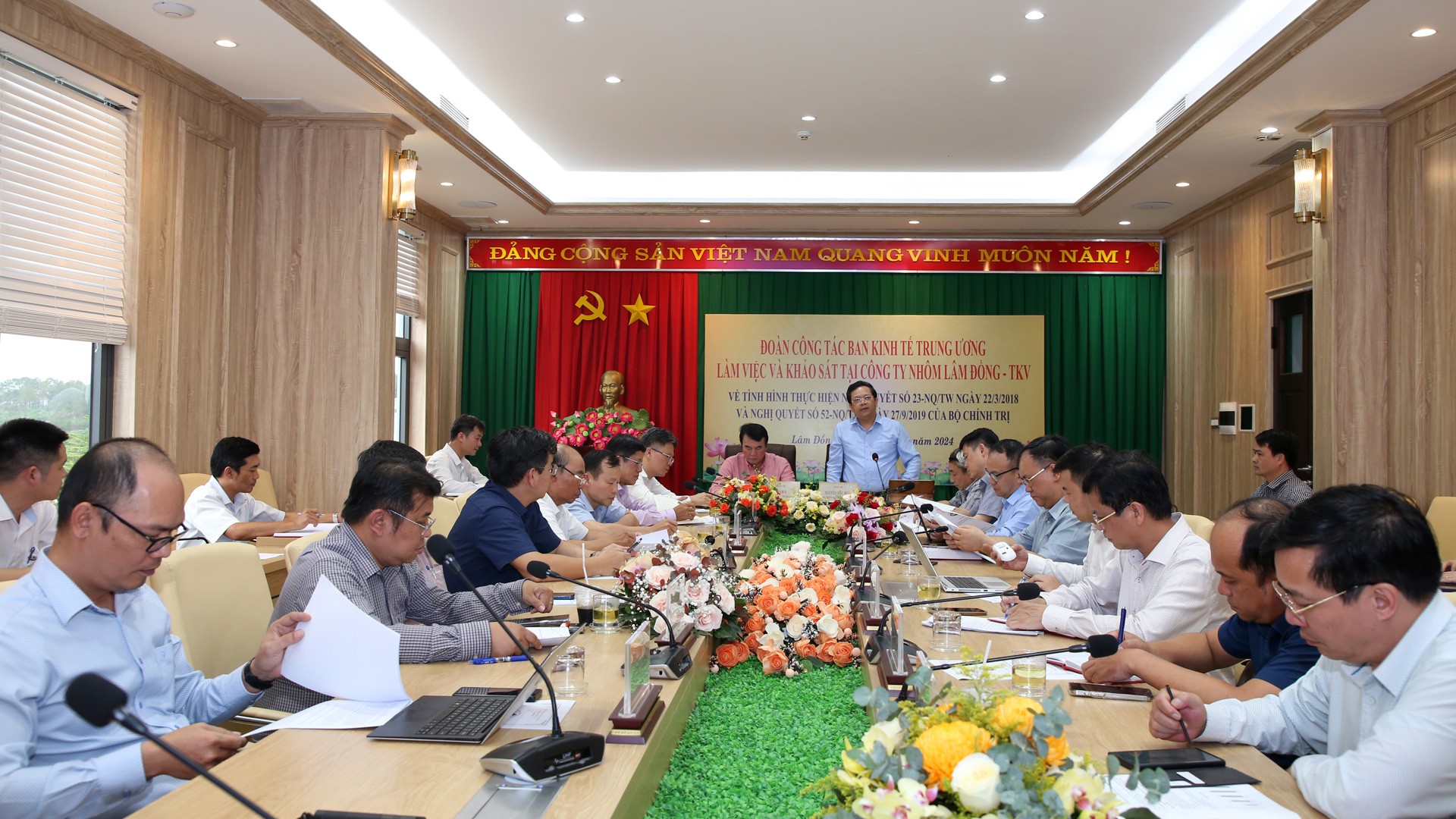 Đoàn công tác Ban Kinh tế Trung ương làm việc và khảo sát tại Công ty Nhôm Lâm Đồng