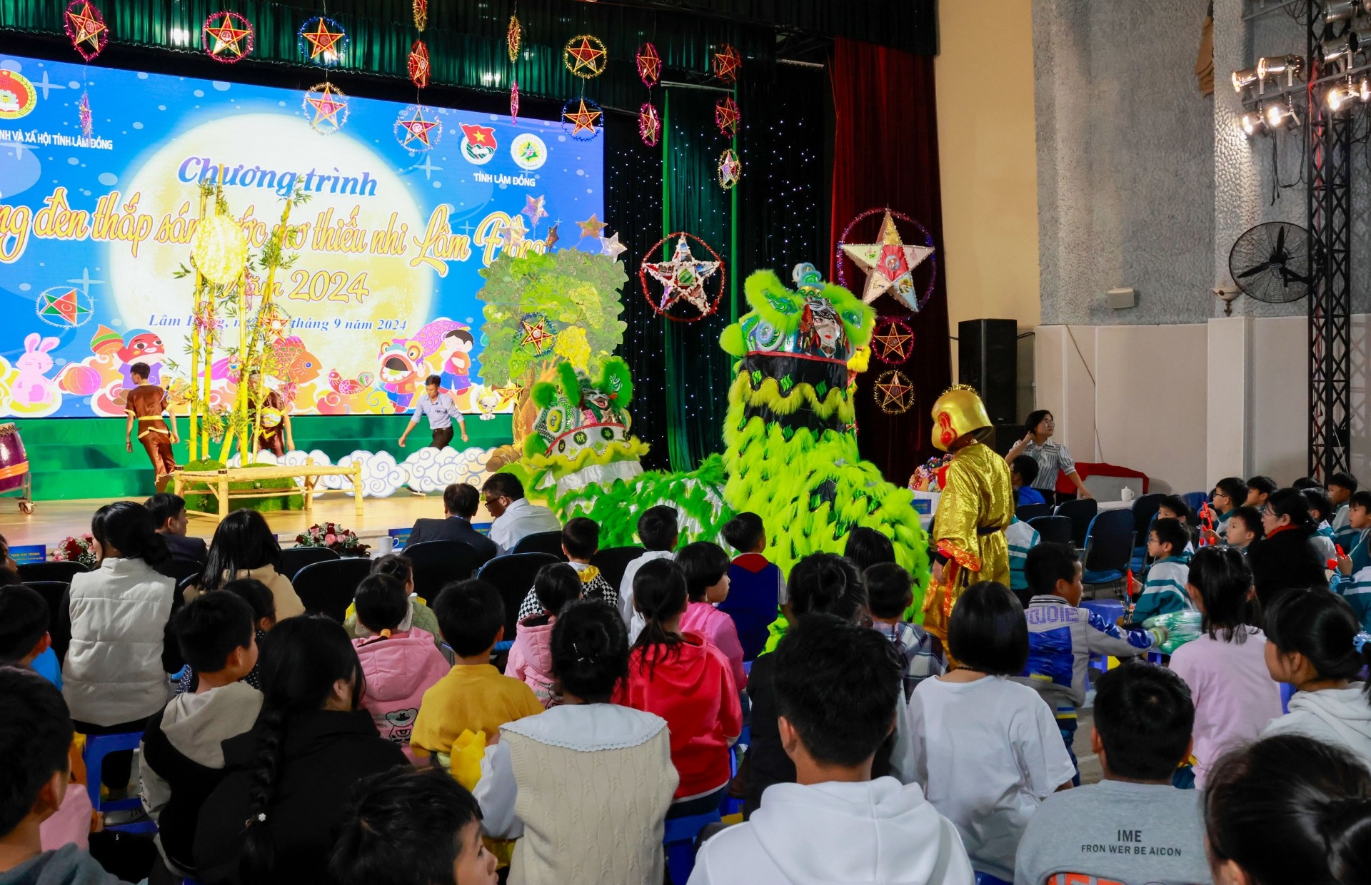 Chủ tịch UBND tỉnh Lâm Đồng tham gia chương trình “Lồng đèn thắp sáng ước mơ thiếu nhi''