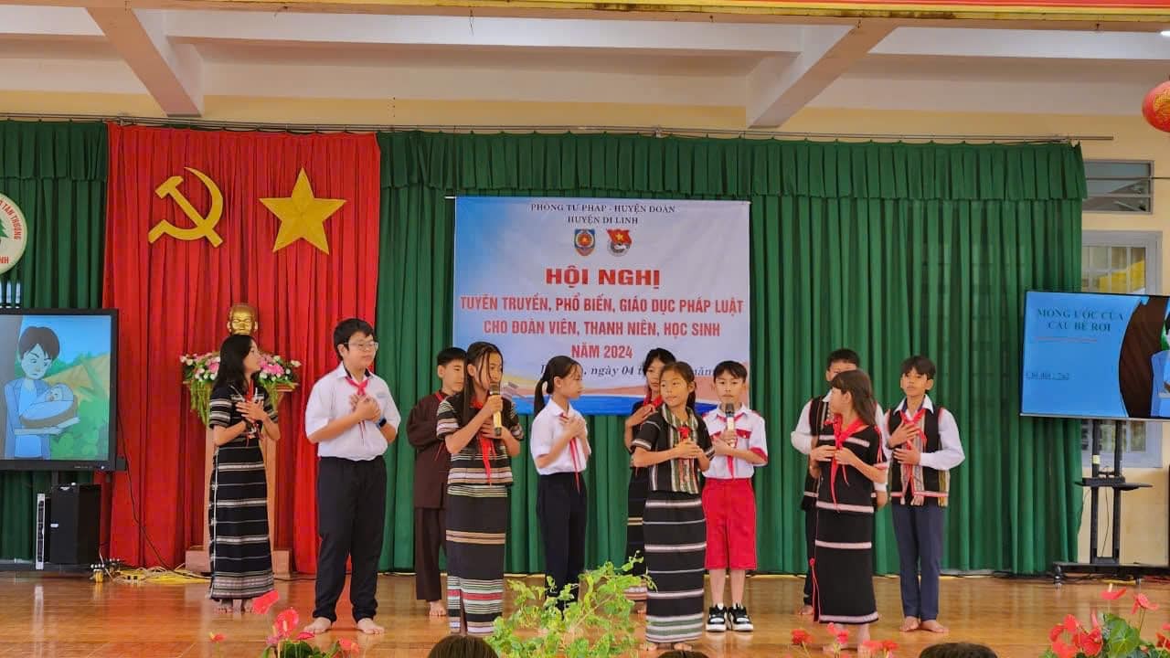 Huyện Di Linh: Phát huy vai trò xung kích của tuổi trẻ trong tuyên truyền pháp luật