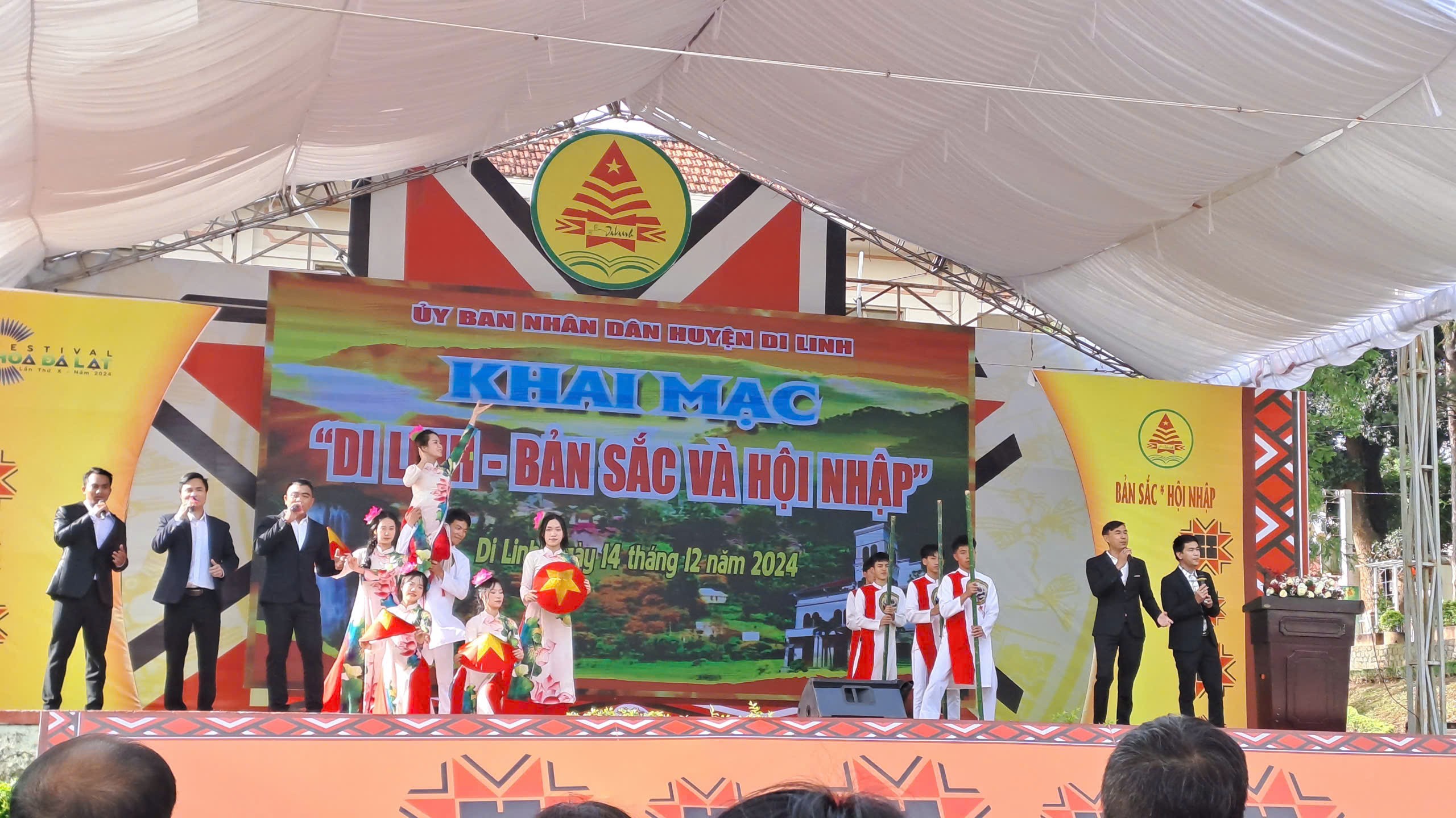 Lâm Đồng: Di Linh khai mạc chương trình “Bản sắc và hội nhập” hưởng ứng Festival hoa Đà Lạt 2024