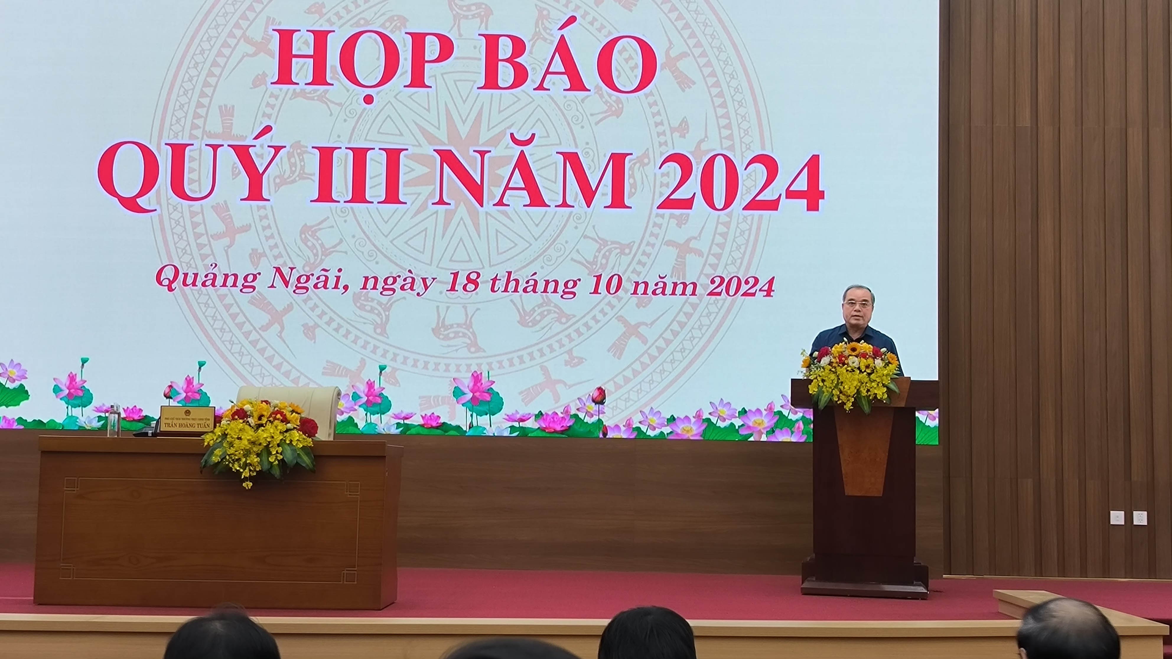 Quảng Ngãi: Thông tin kết quả thực hiện kinh tế - xã hội, trả lời nhiều vấn đề báo chí quan tâm