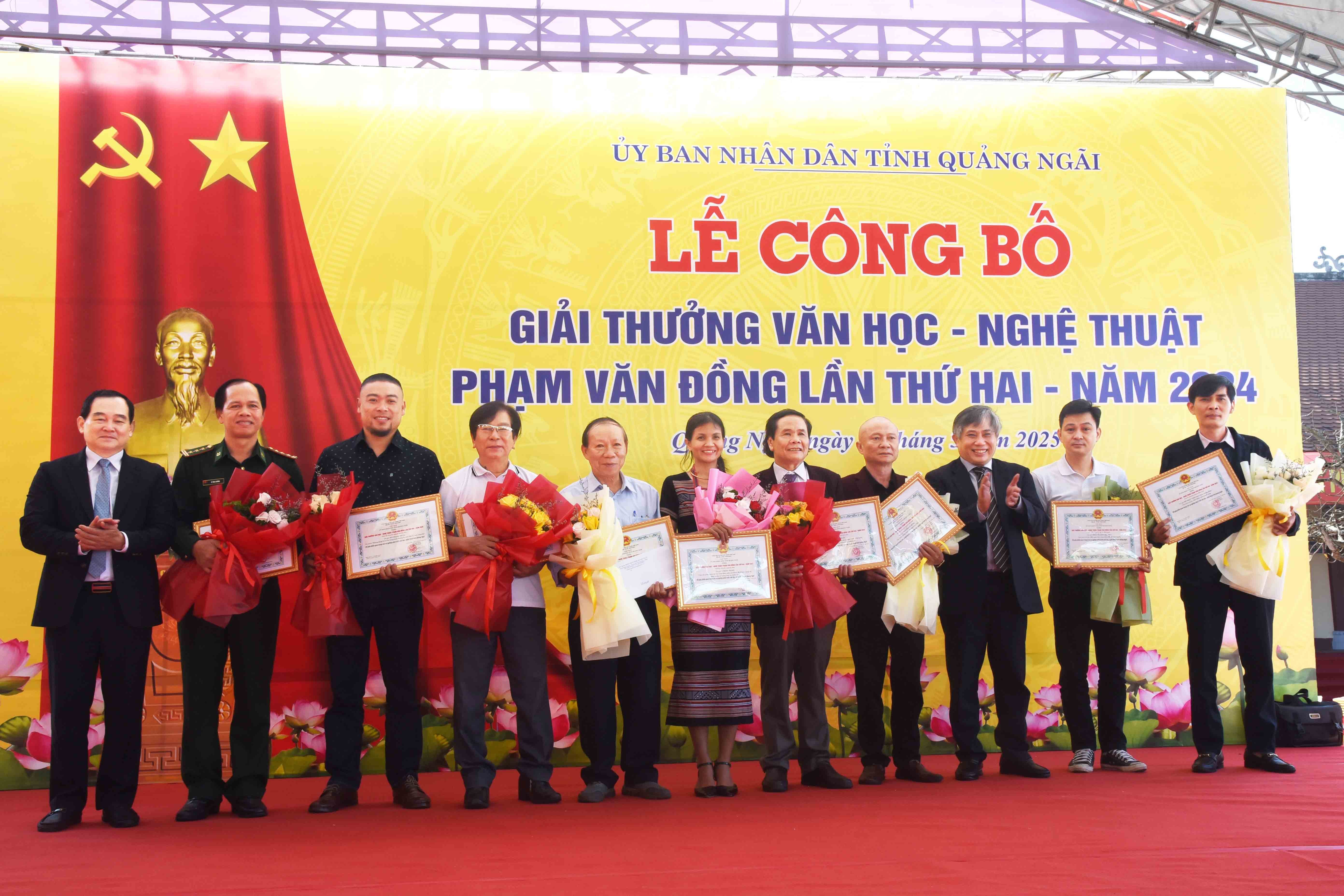 Quảng Ngãi: Trao giải thưởng Văn học - Nghệ thuật Phạm Văn Đồng lần thứ II
