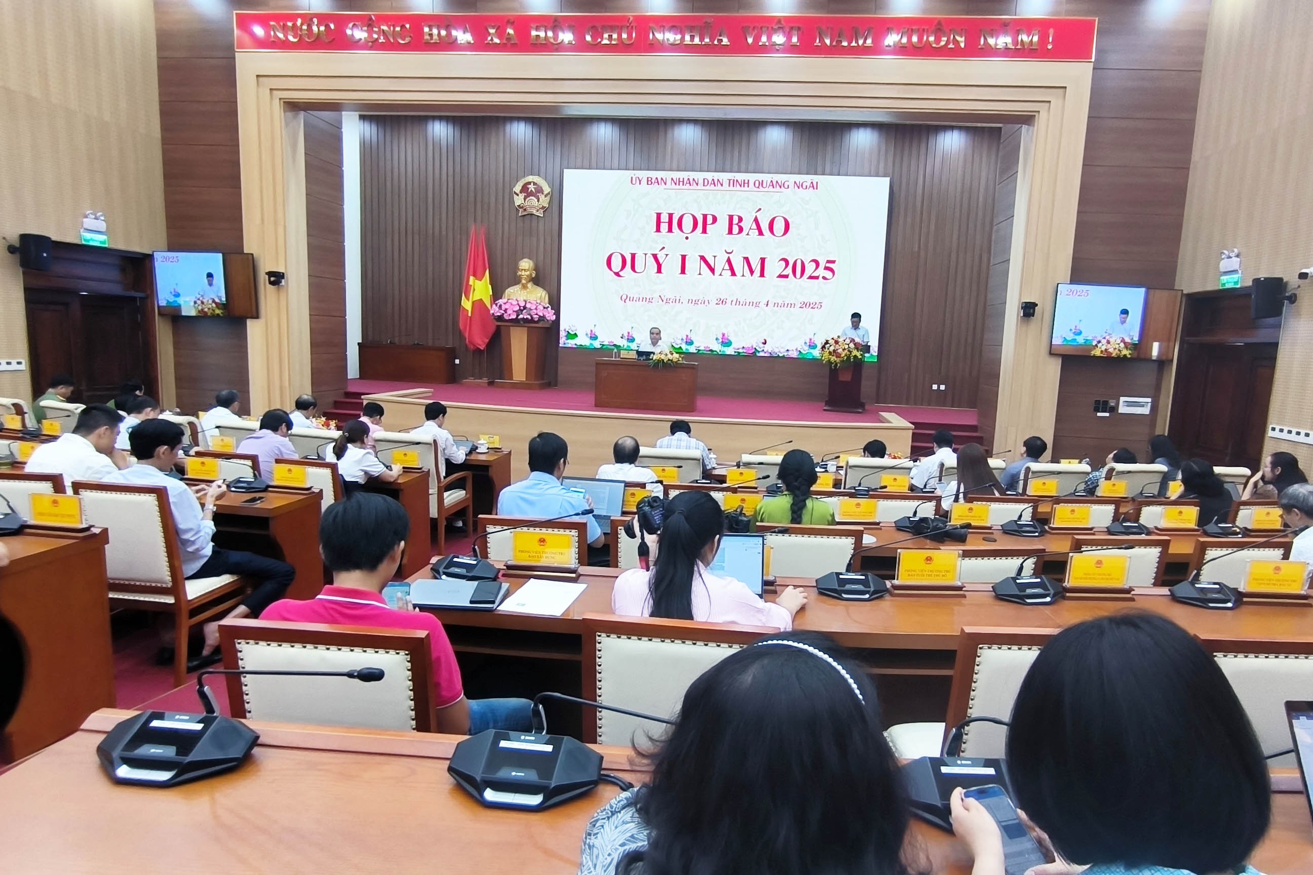 Quảng Ngãi: Báo chí cần kịp thời tuyên truyền, tạo không khí phấn khởi, sự đồng thuận trong nhân dân