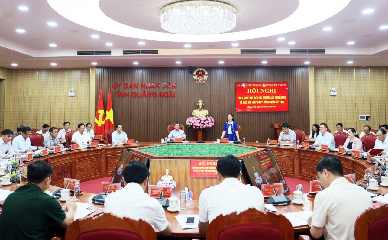 1-quang-canh-buoi-lam-viec-1746974929.jpg