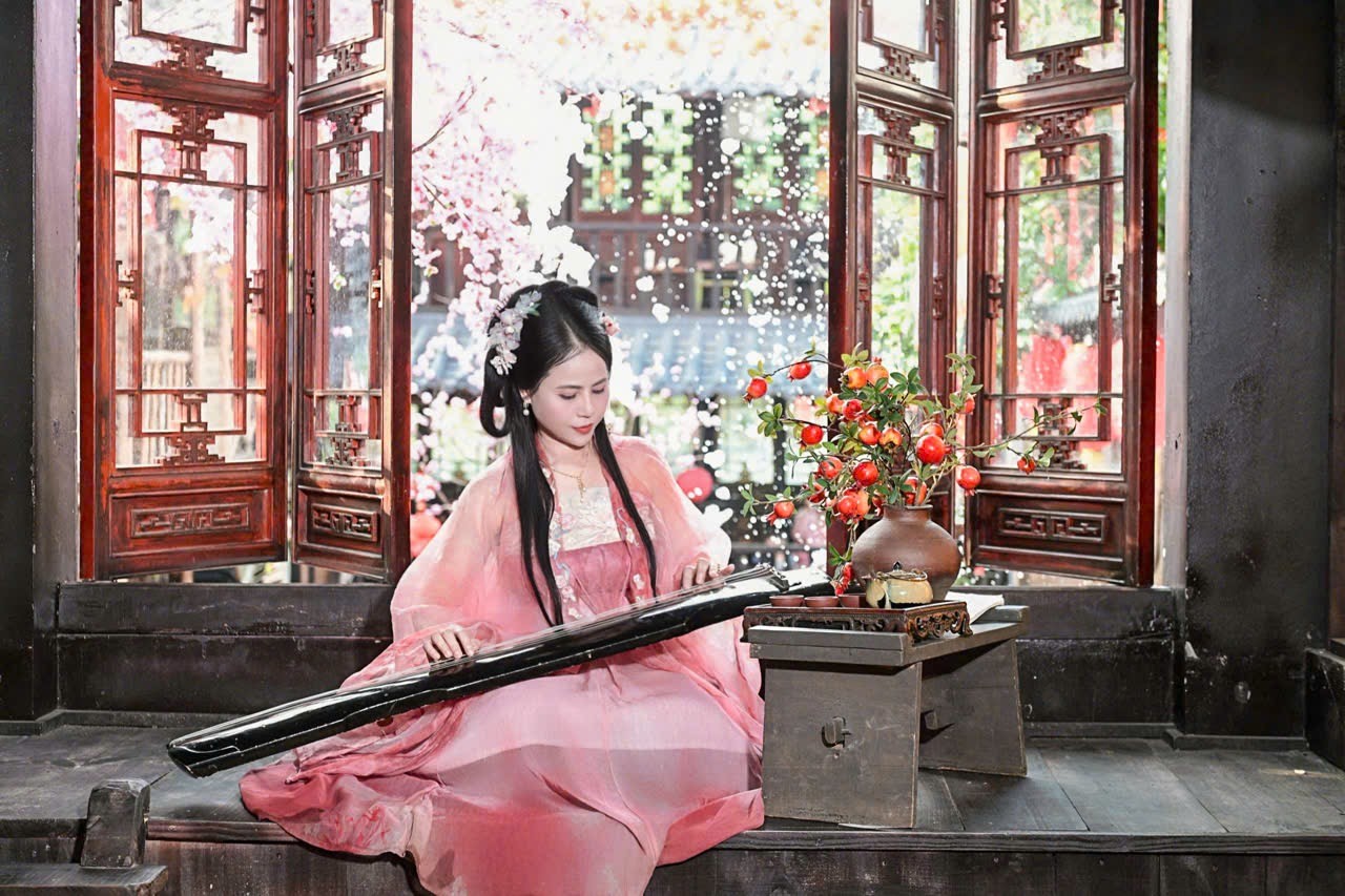 Cơn mưa nghịch mùa