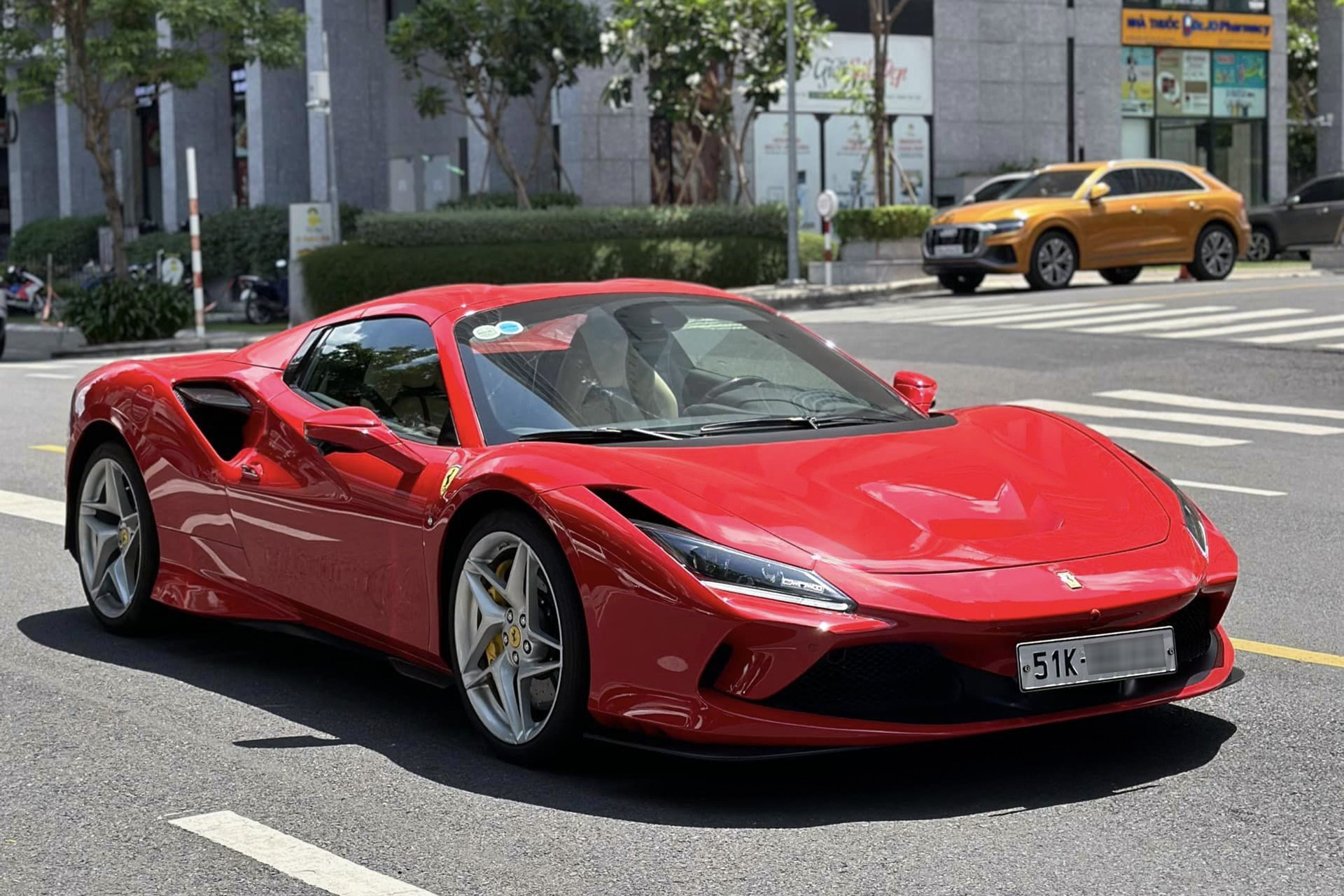 Giật mình trước mức khấu hao của siêu xe hàng hiếm Ferrari F8 Spider sau hơn 1 năm sử dụng, ngang ngửa một chiếc Porsche Macan