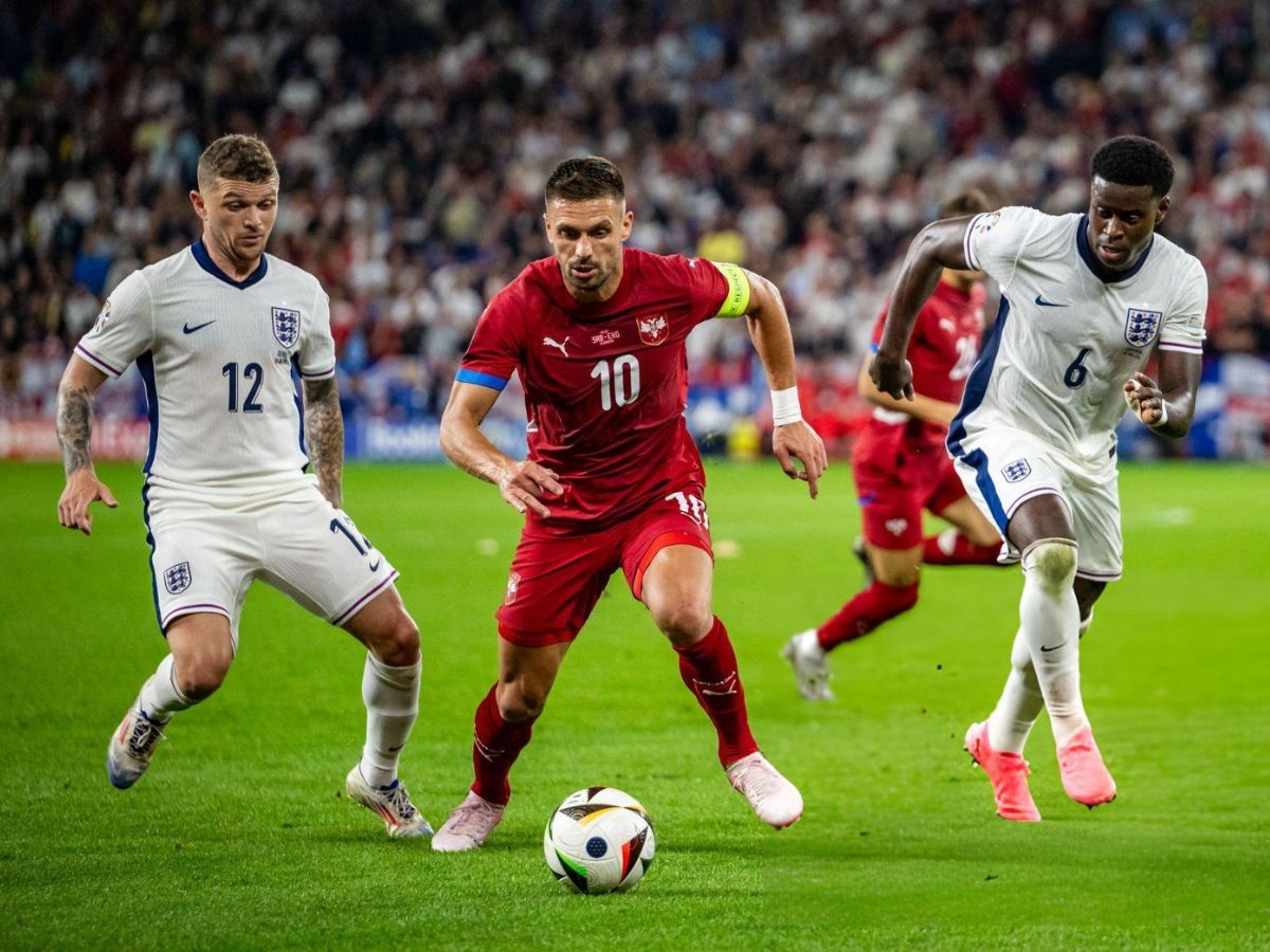Cựu sao Chelsea nhận mưa lời khen trong lần đầu thi đấu ở EURO
