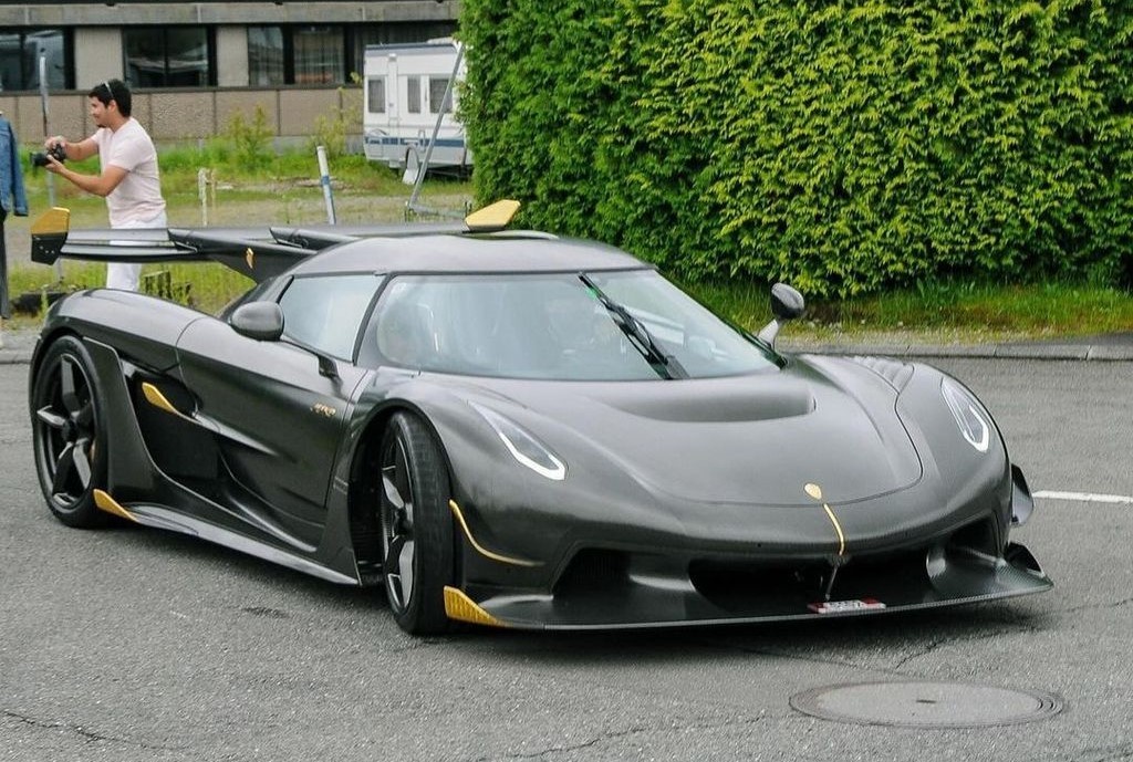 Sau khi bị cháy rụi trên cao tốc, siêu phẩm Koenigsegg Jesko được yêu cầu ngừng sử dụng