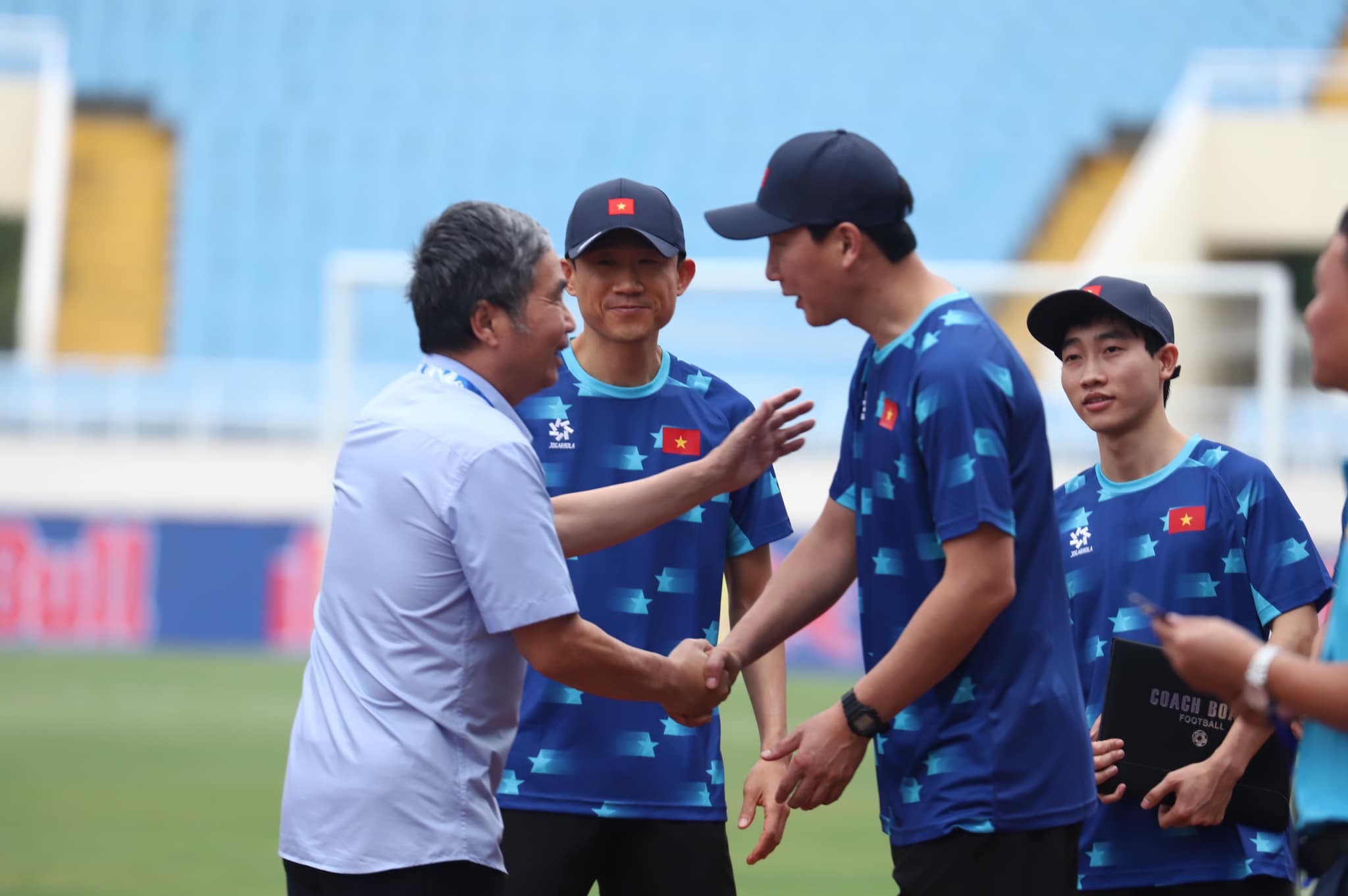 ĐT Việt Nam chia tay thêm một thành viên