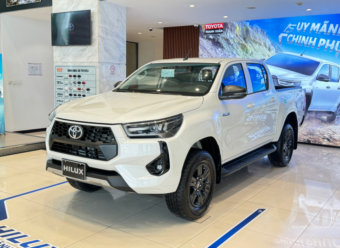 Từng "đội sổ" với doanh số chỉ vài chiếc mỗi tháng, Toyota Hilux bất ngờ tăng tốc ấn tượng