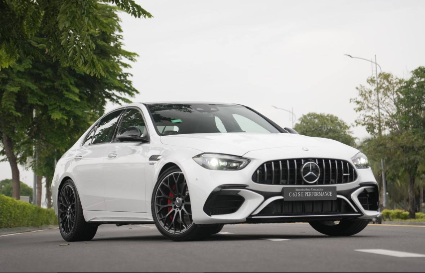 Mercedes-AMG C 63 S E Performance đã cập bến Việt Nam, giá từ 4,9 tỷ đồng