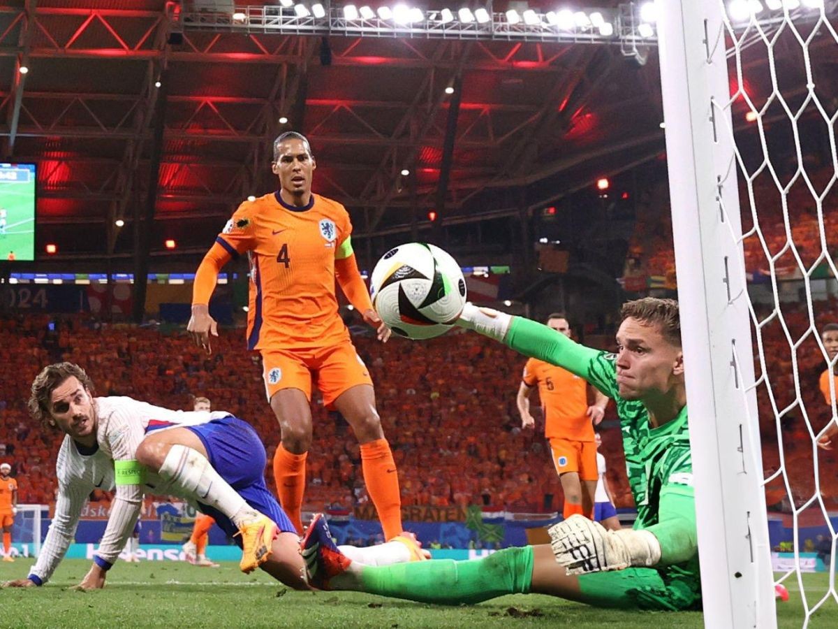 Bỏ lỡ cơ hội mười mươi khiến Pháp chia điểm, Griezmann nói gì?
