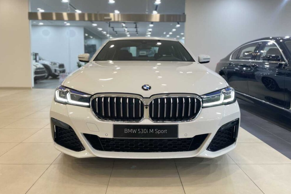 Ưu đãi tương đương 50% phí trước bạ khi mua xe BMW