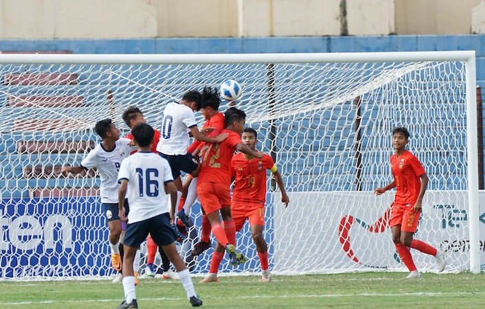 Thắng ngược Myanmar, Campuchia thách thức ngôi đầu của U16 Việt Nam