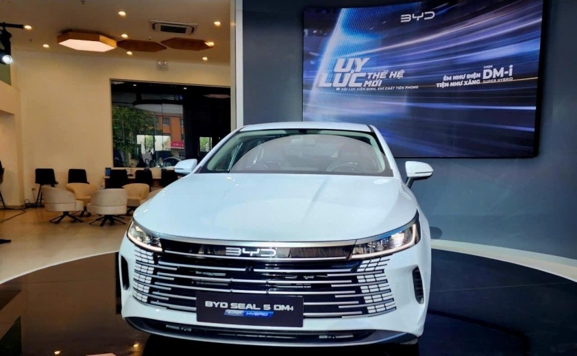 Phân khúc sedan phổ thông lần đầu có lựa chọn PHEV: Dấu mốc đáng chú ý của thị trường ô tô Việt