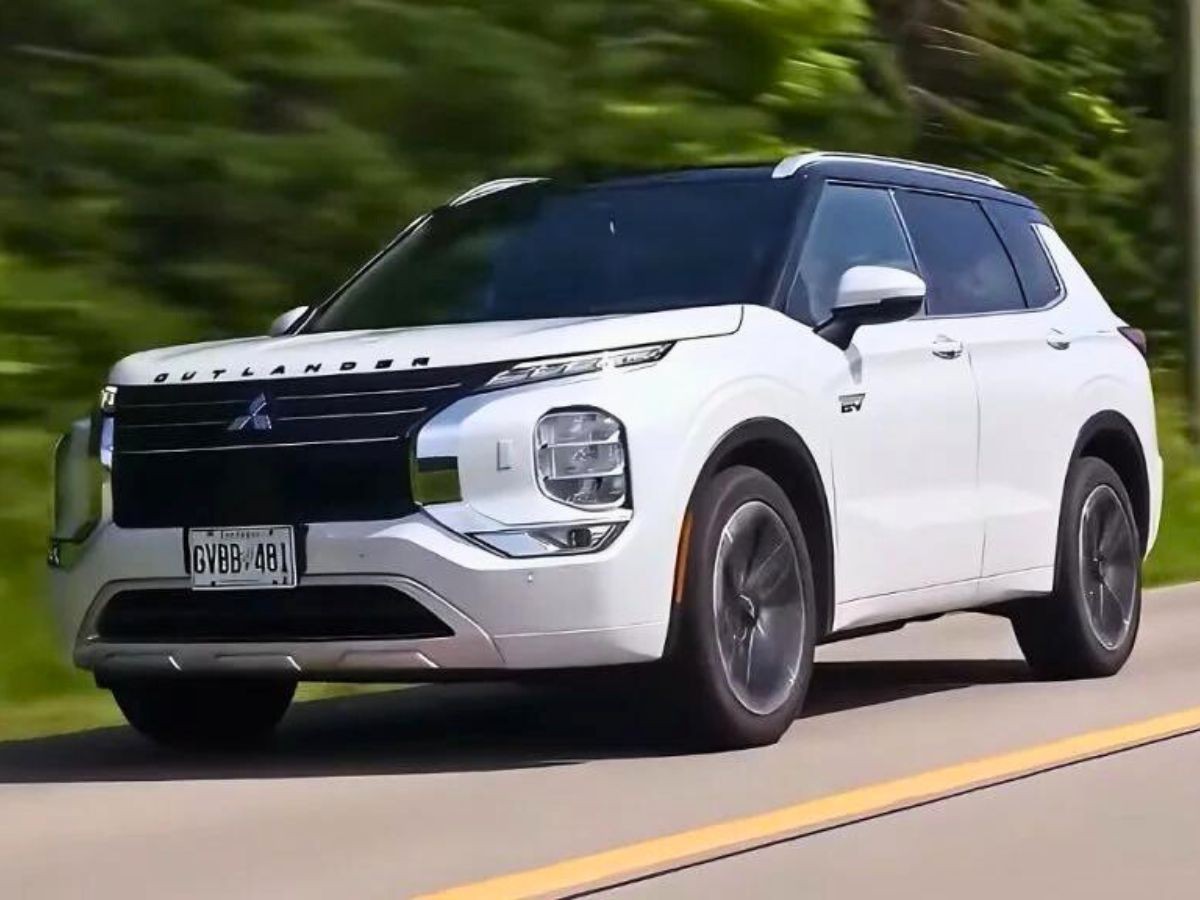 Mitsubishi hé lộ Outlander 2025: Thêm công nghệ, tăng khả năng vận hành