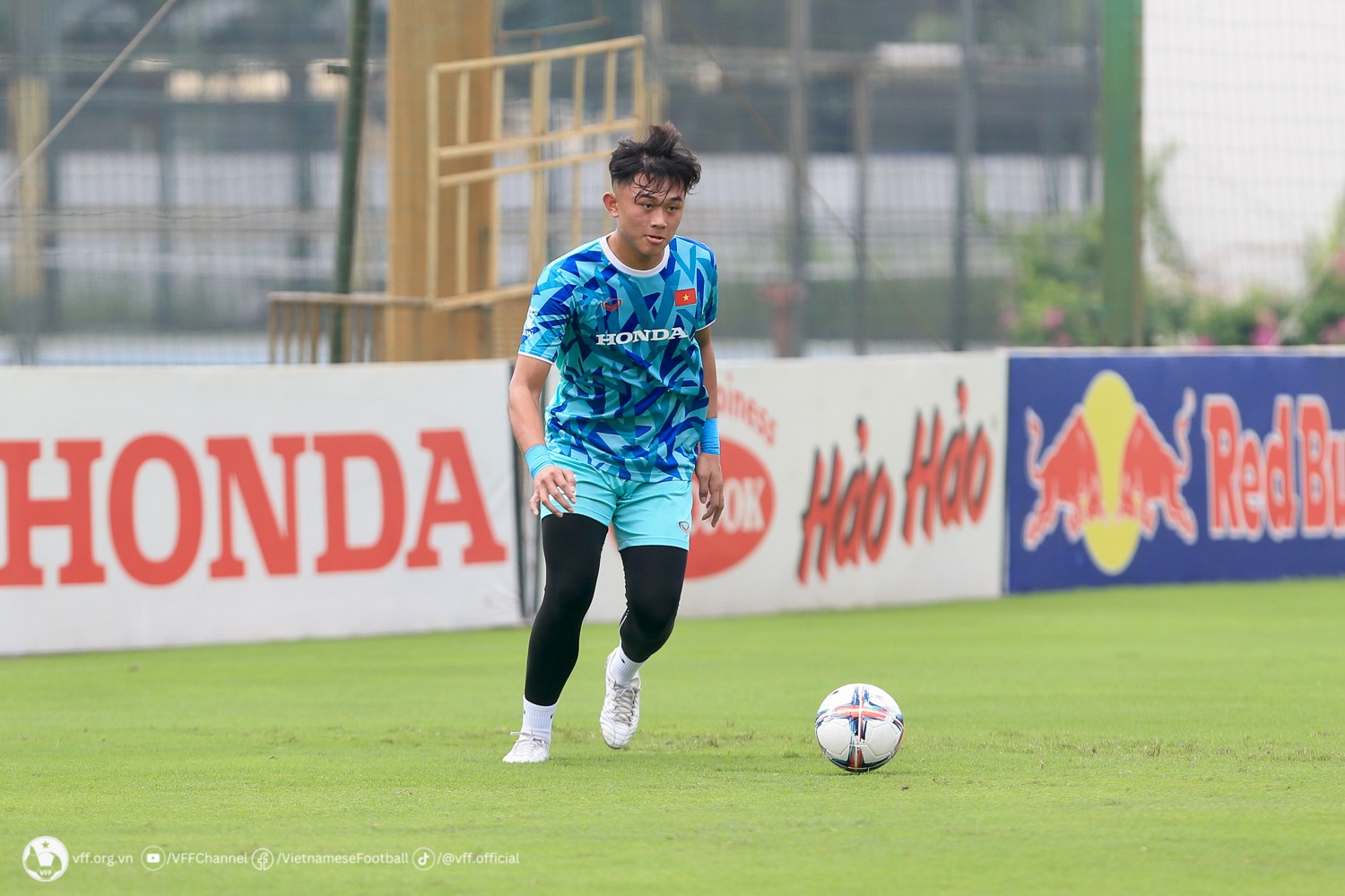 Loạt tuyển thủ U19 Việt Nam sắp được lên V-League