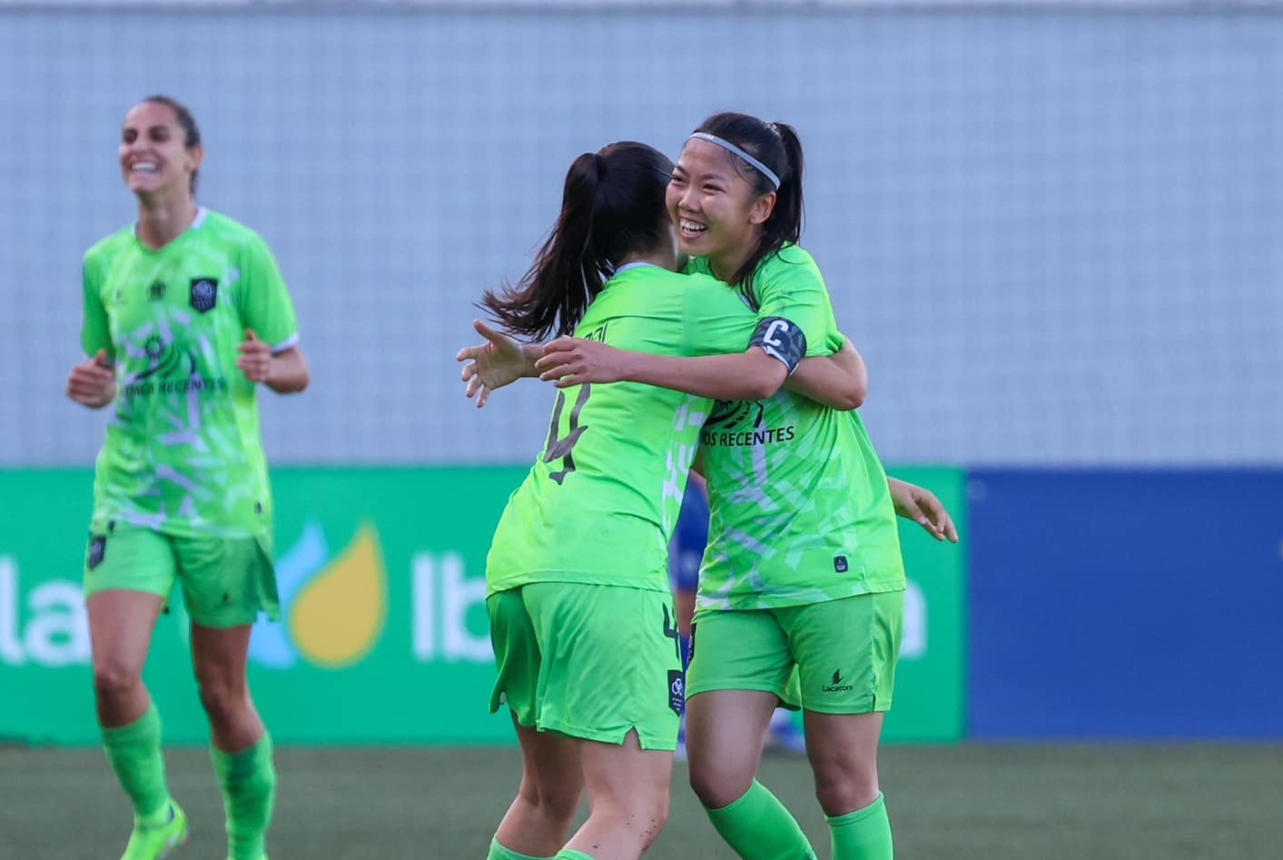 Huỳnh Như tái xuất cùng màu áo Lank FC