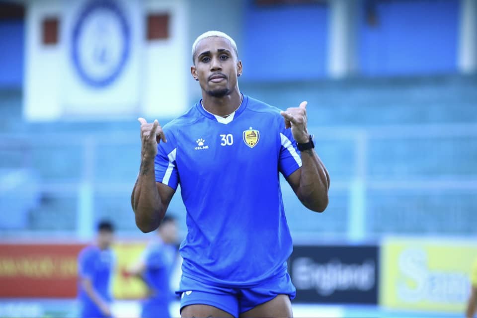 Ngôi sao V-League sang Thái Lan thi đấu