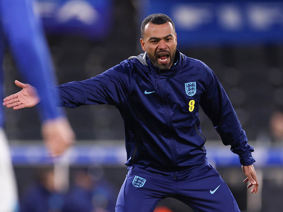 Cựu sao Arsenal và Chelsea là ‘cánh tay phải’ của Lee Carsley ở ĐT Anh