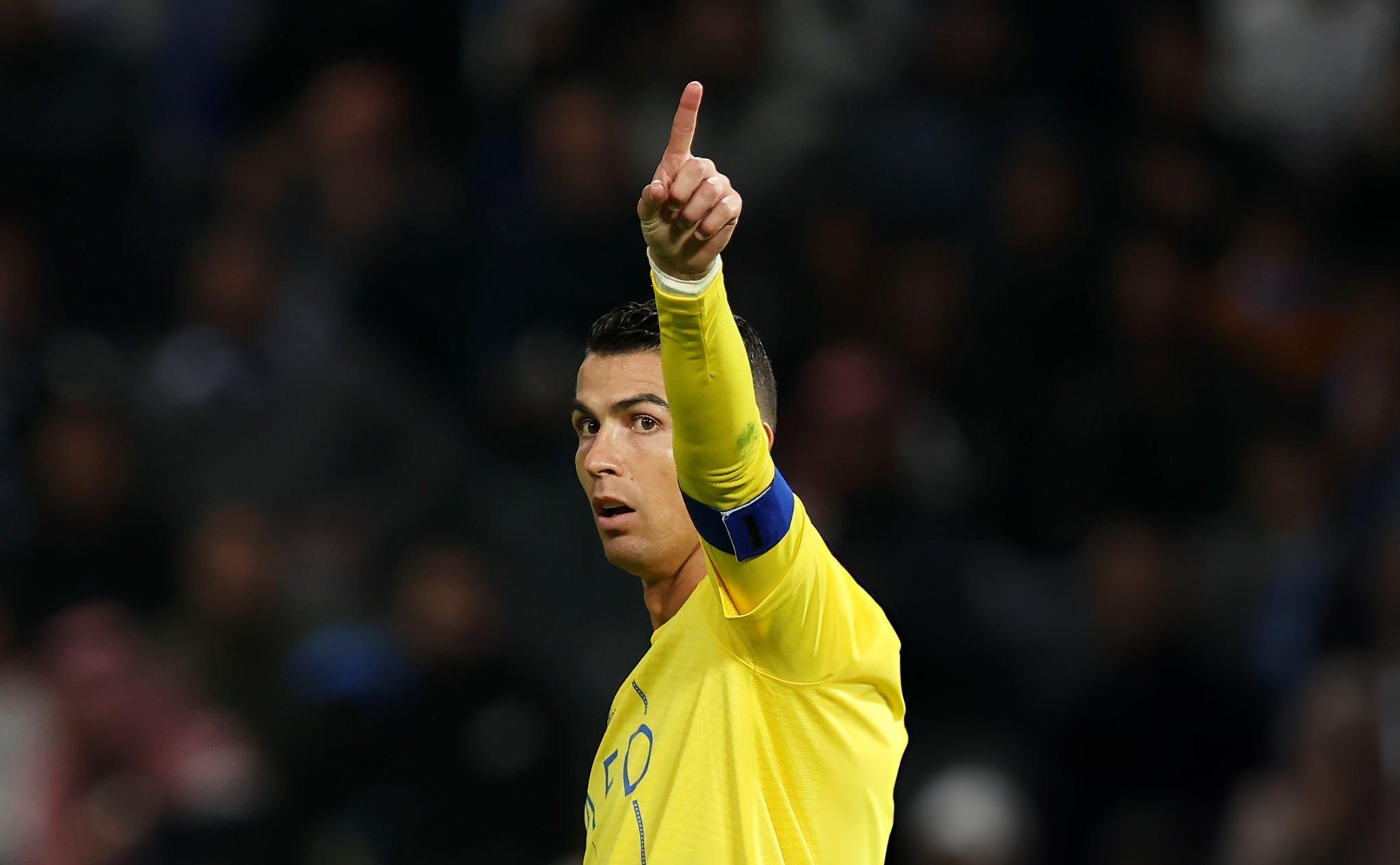 Thua đội hạng 2, NHM Al Nassr nói lời 'gan ruột' về Ronaldo