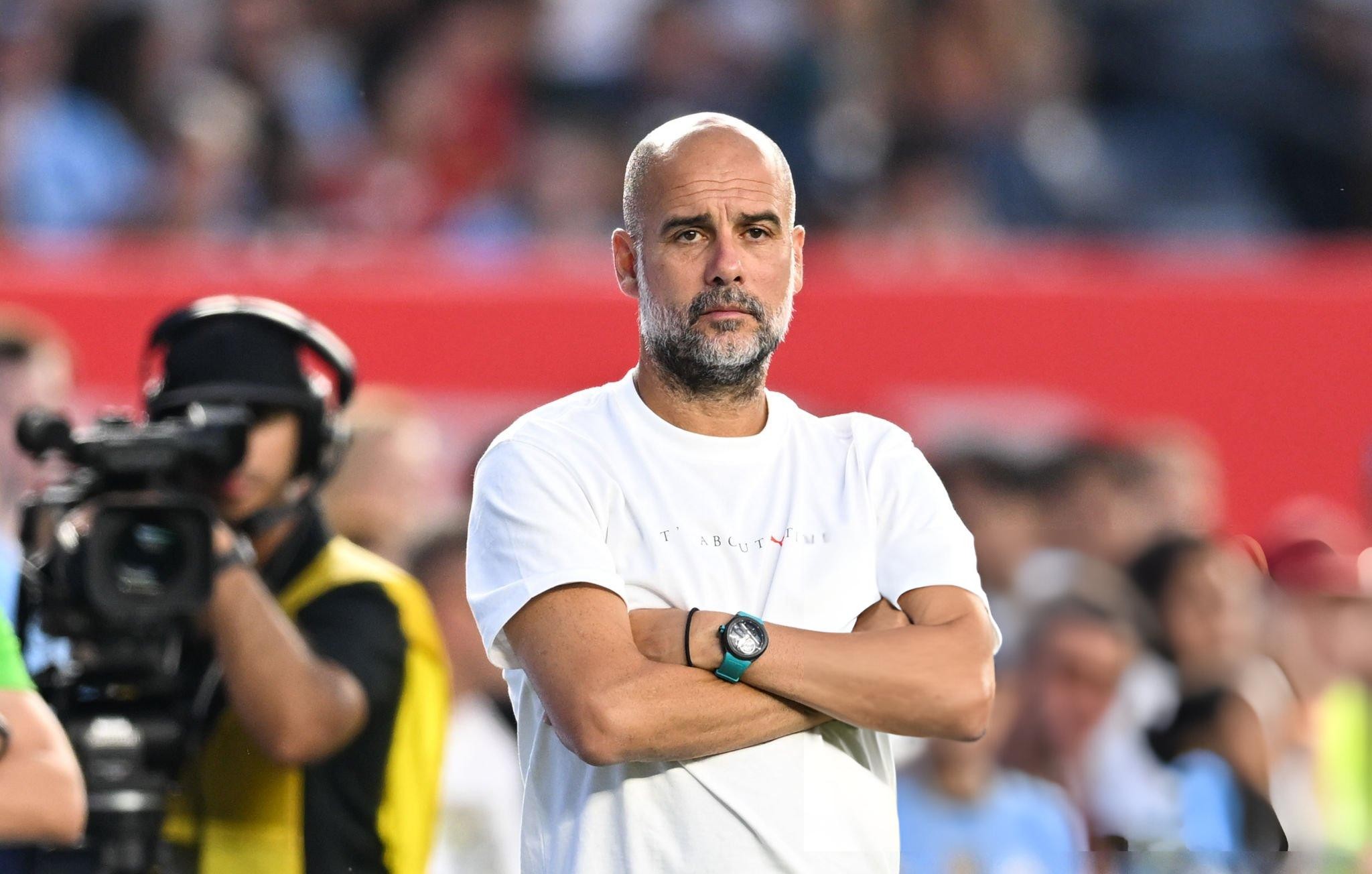 Pep Guardiola xác nhận trụ cột vắng mặt ở Siêu cúp Anh
