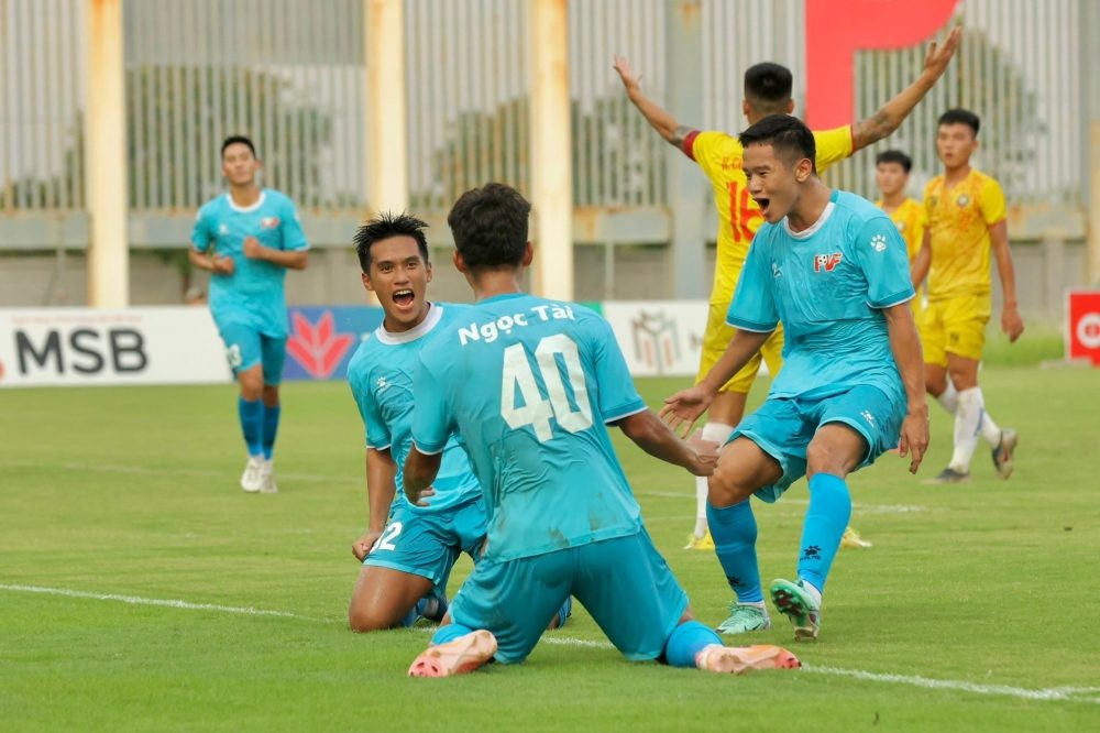 Thắng nghẹt thở Thanh Hoá, PVF gặp HAGL ở chung kết U21 quốc gia