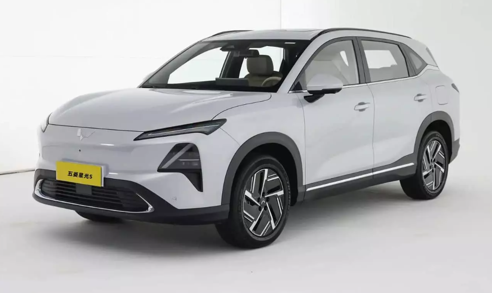 Wuling Starlight S - SUV hạng C có giá quy đổi chỉ từ 334 triệu đồng
