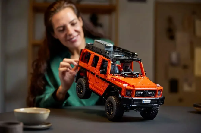 Cận cảnh bộ lego 2.891 mảnh ghép kỷ niệm 45 năm ngày ra mắt Mercedes G-Class
